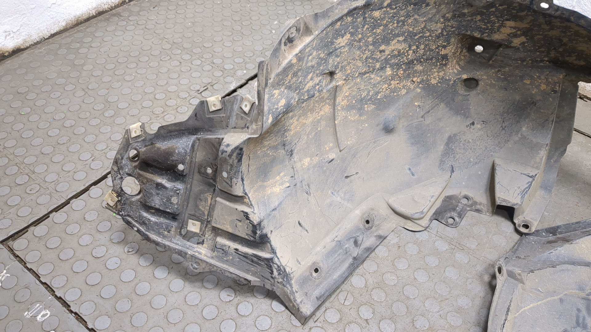 Локер передний левый