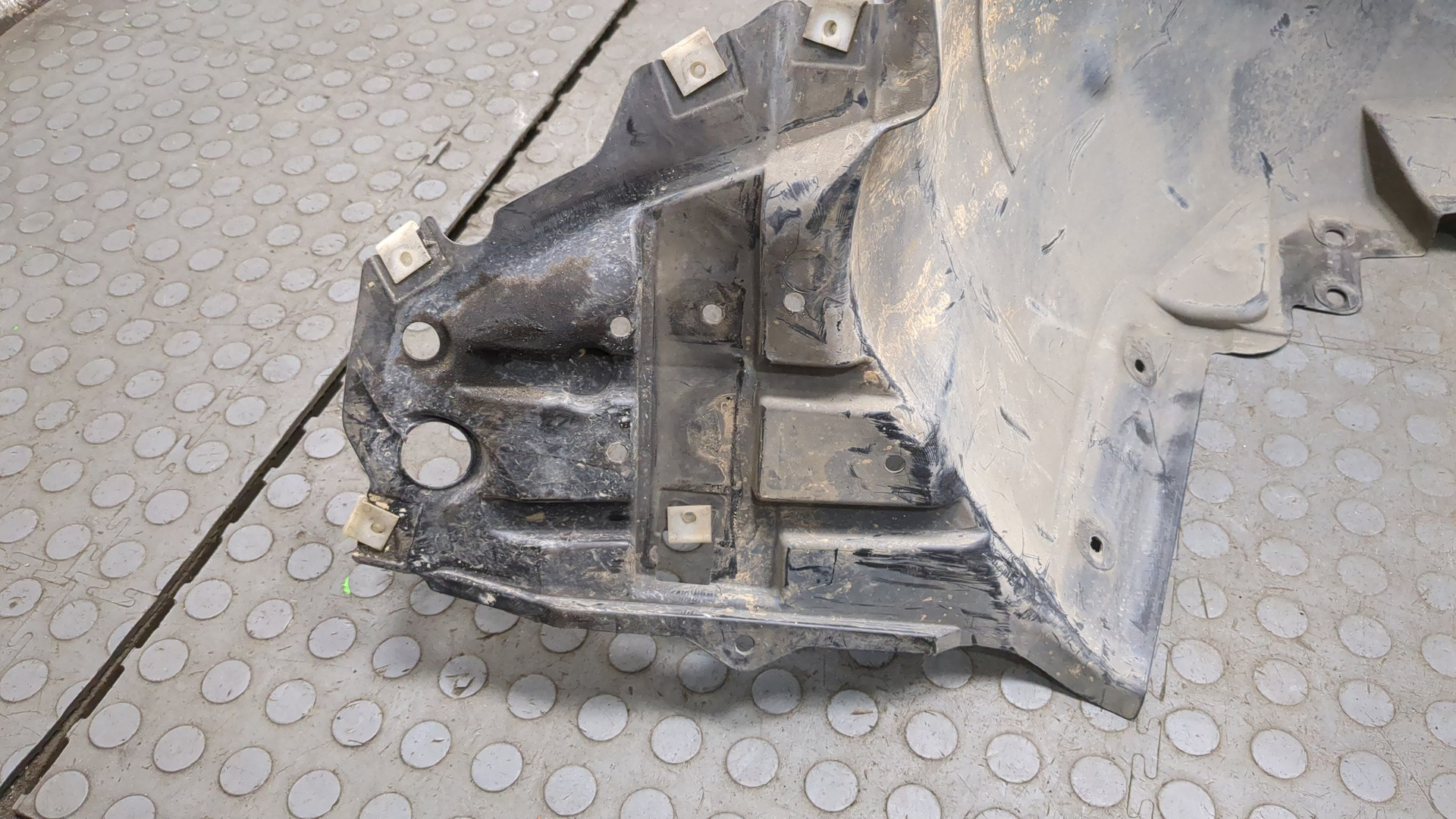 Локер передний левый