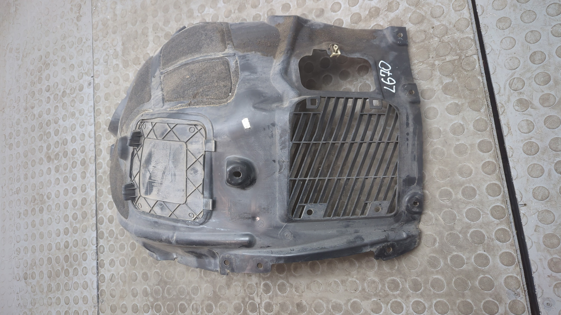 Локер передний правый