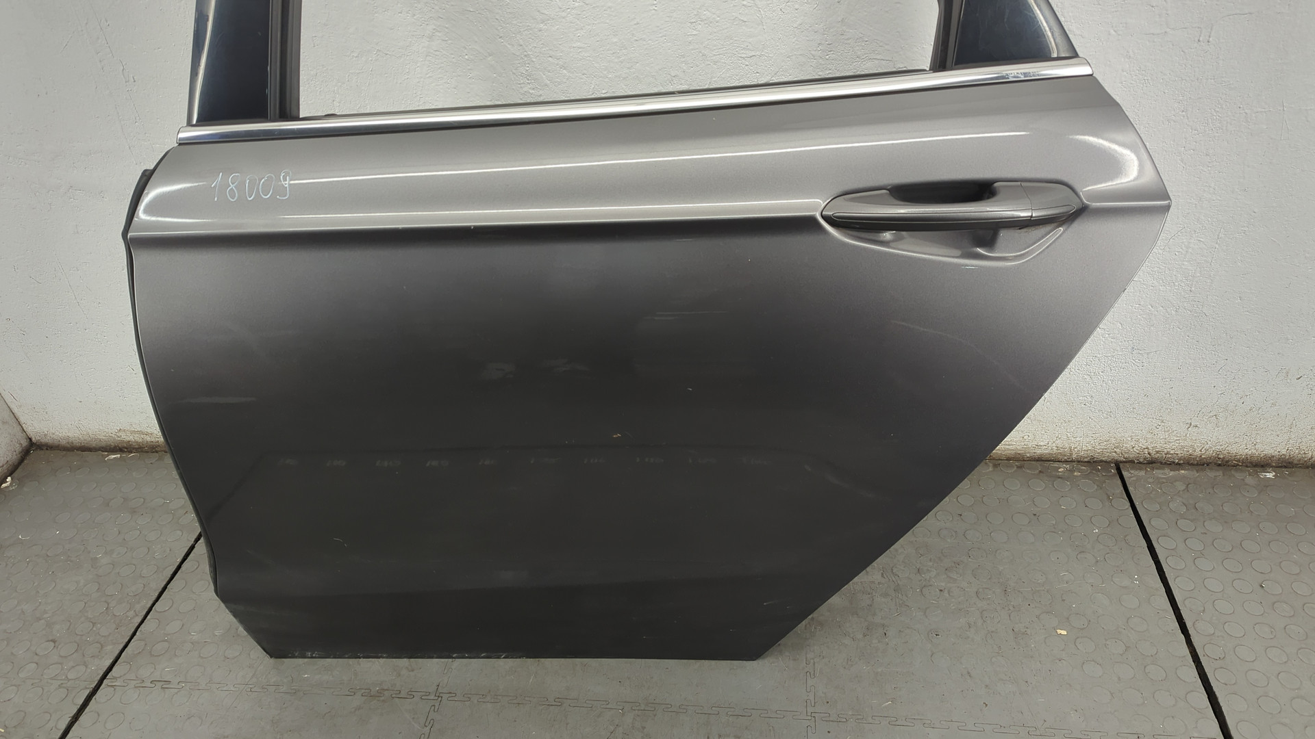 Дверь задняя левая