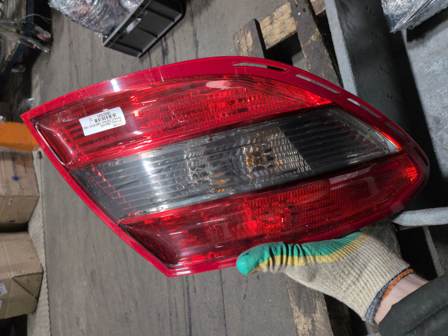 Фонарь задний левый