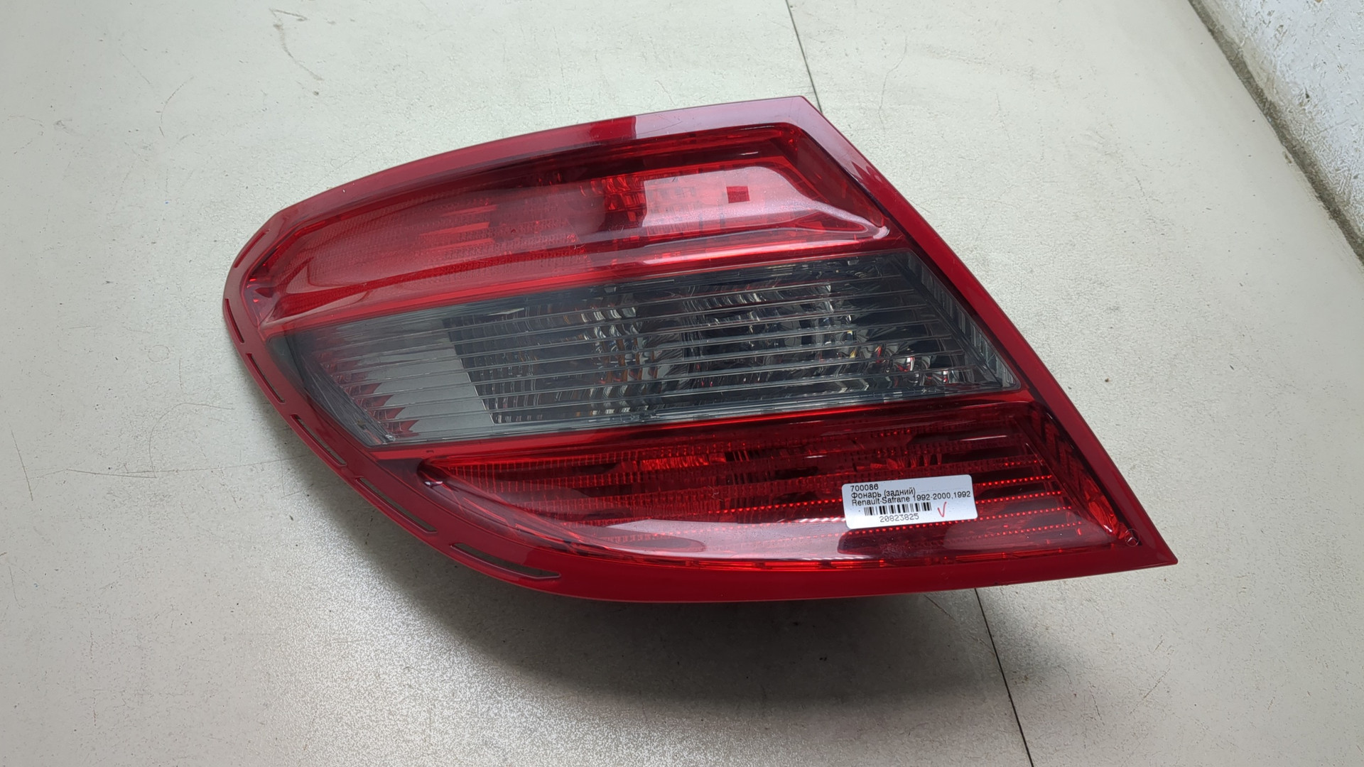 Фонарь задний левый
