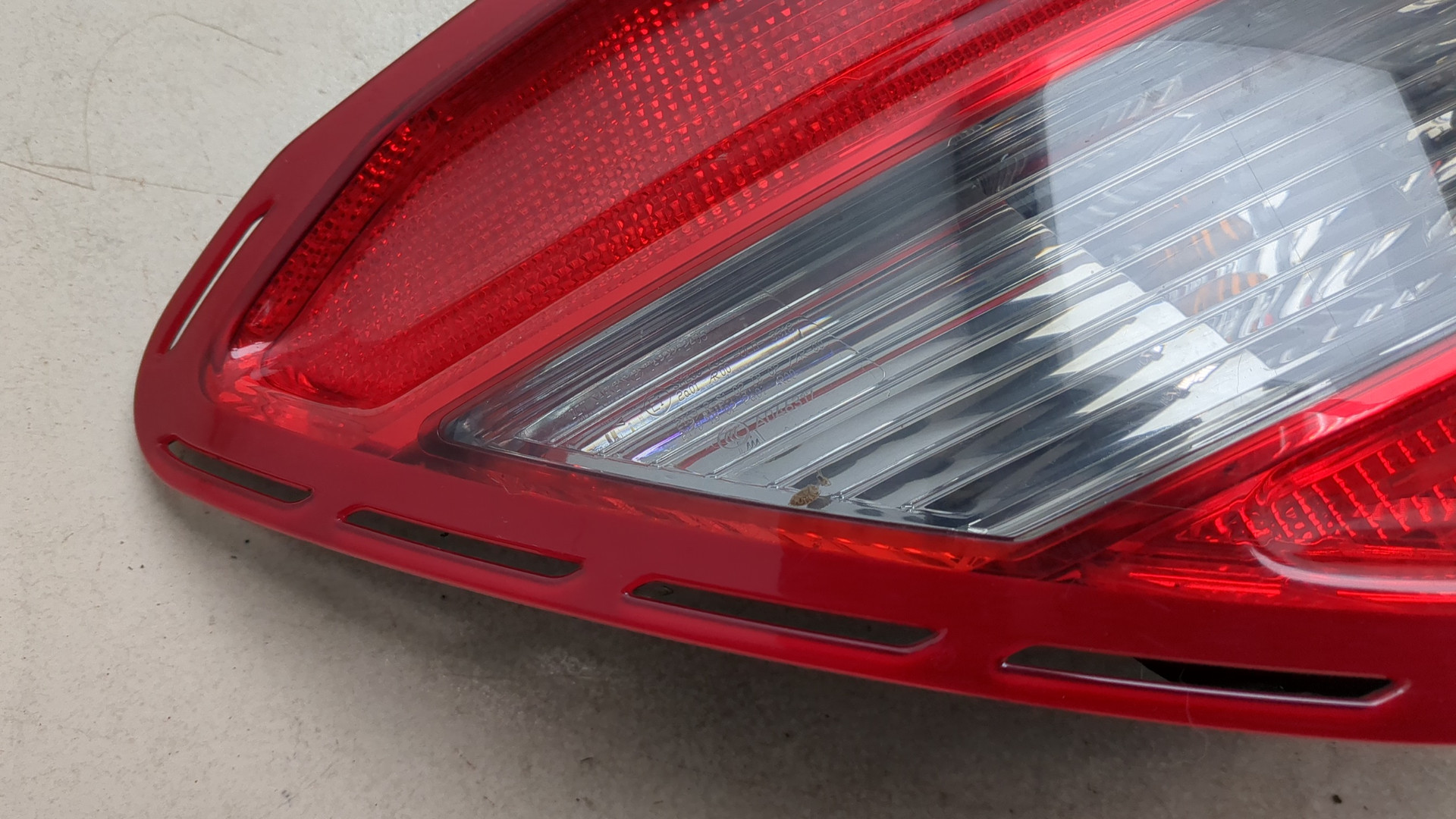 Фонарь задний левый