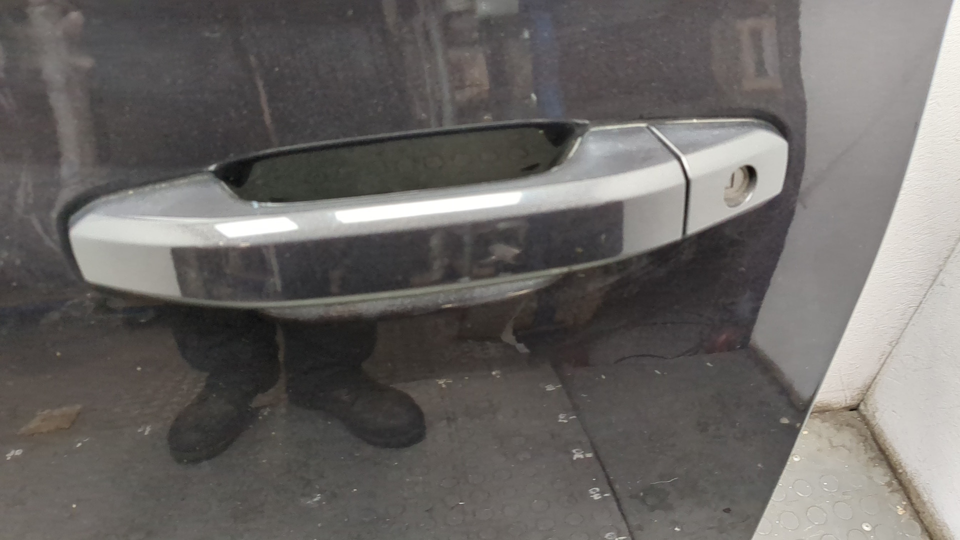 Дверь передняя левая