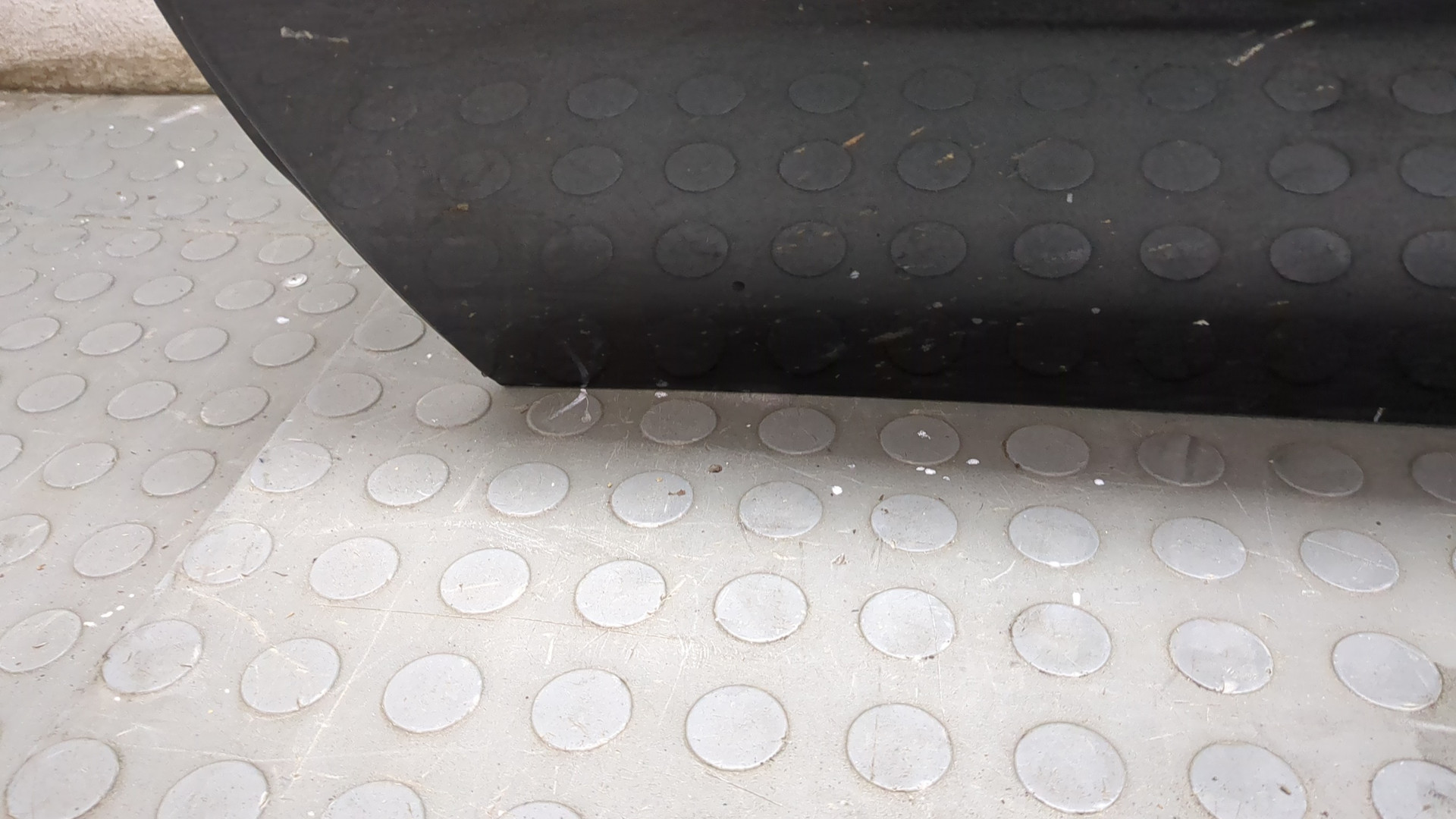 Дверь передняя левая