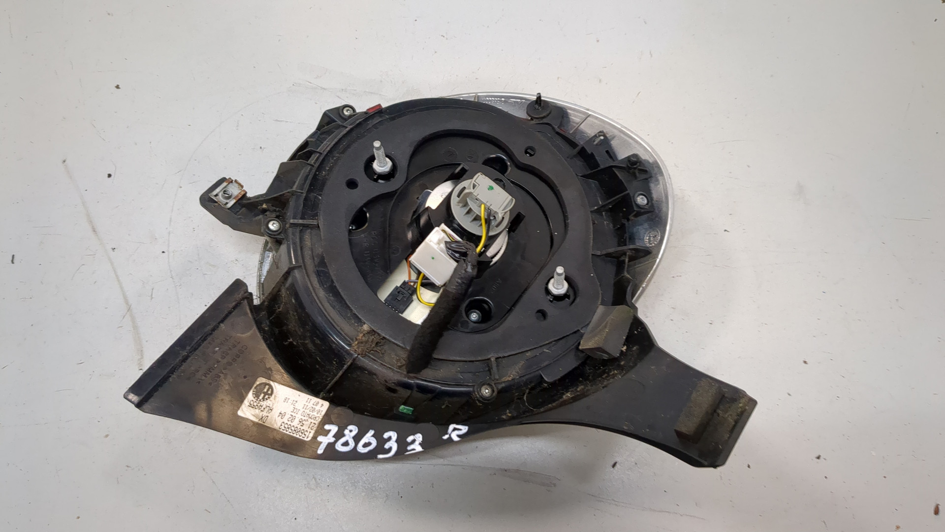 Фонарь задний правый