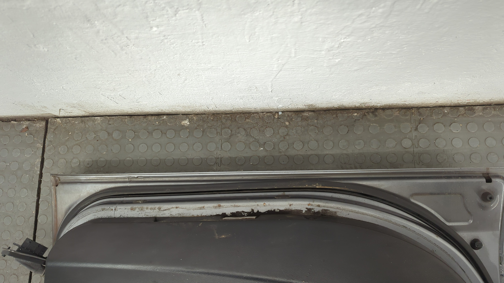 Дверь передняя левая