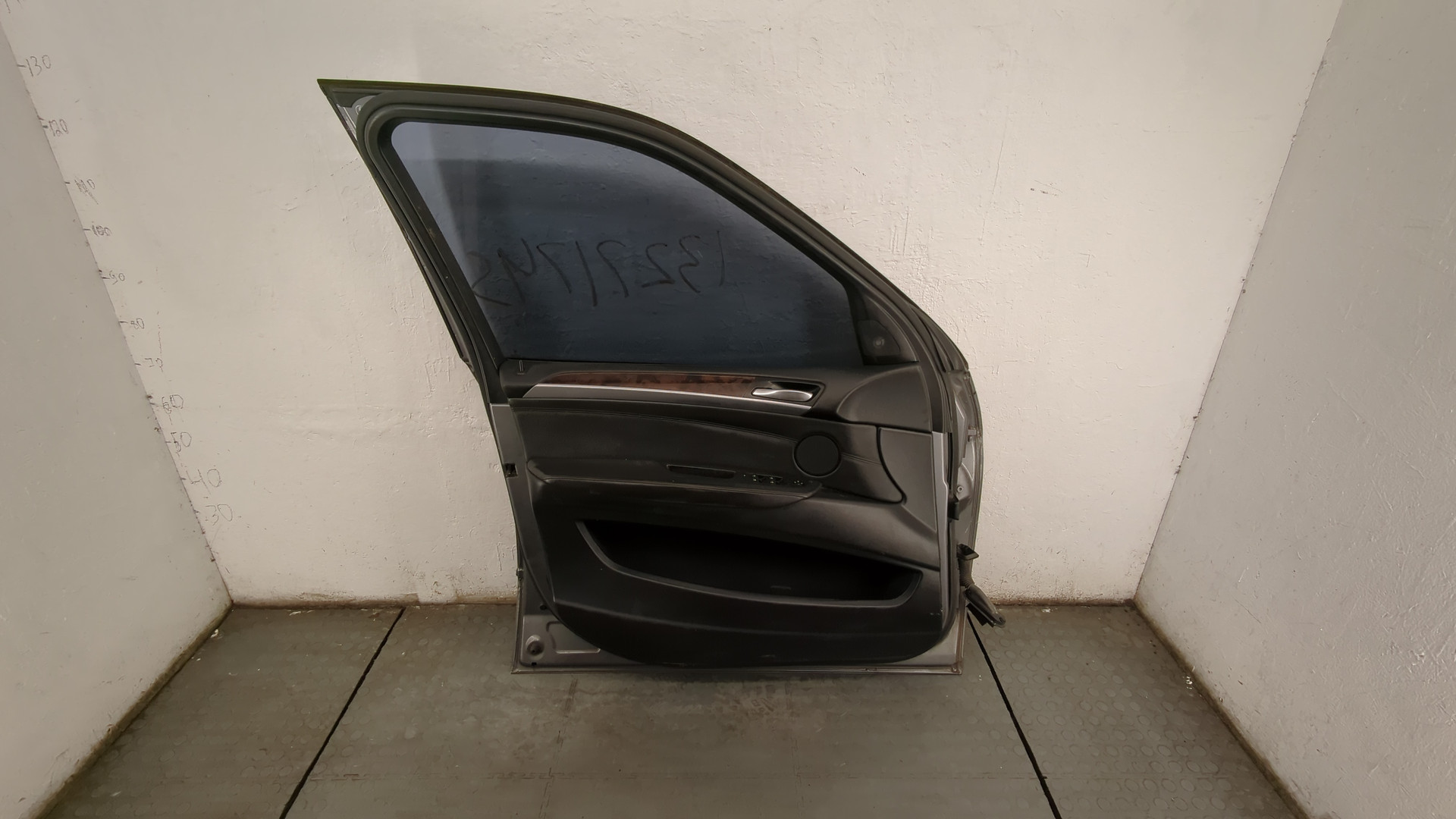 Дверь передняя левая