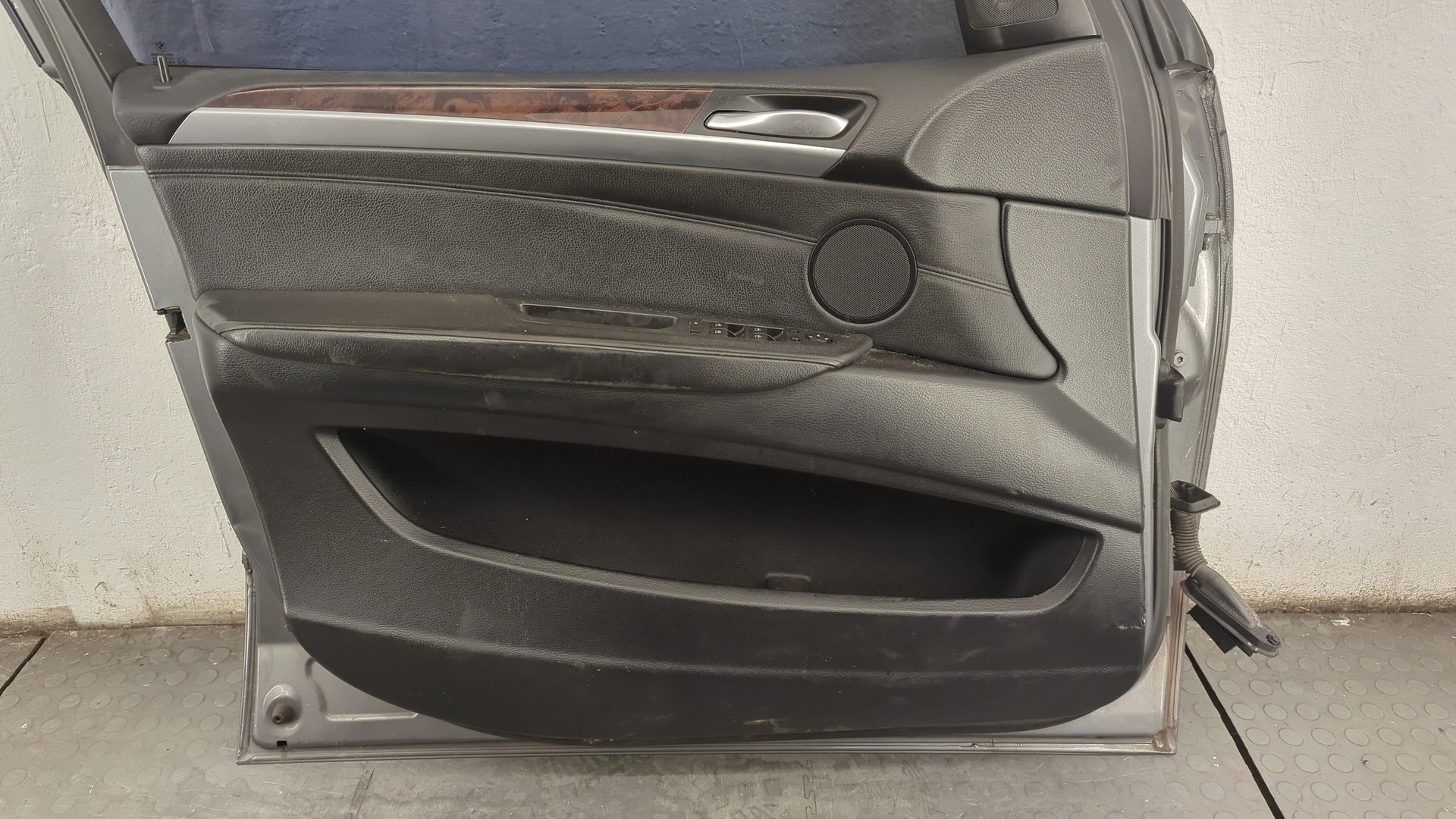 Дверь передняя левая