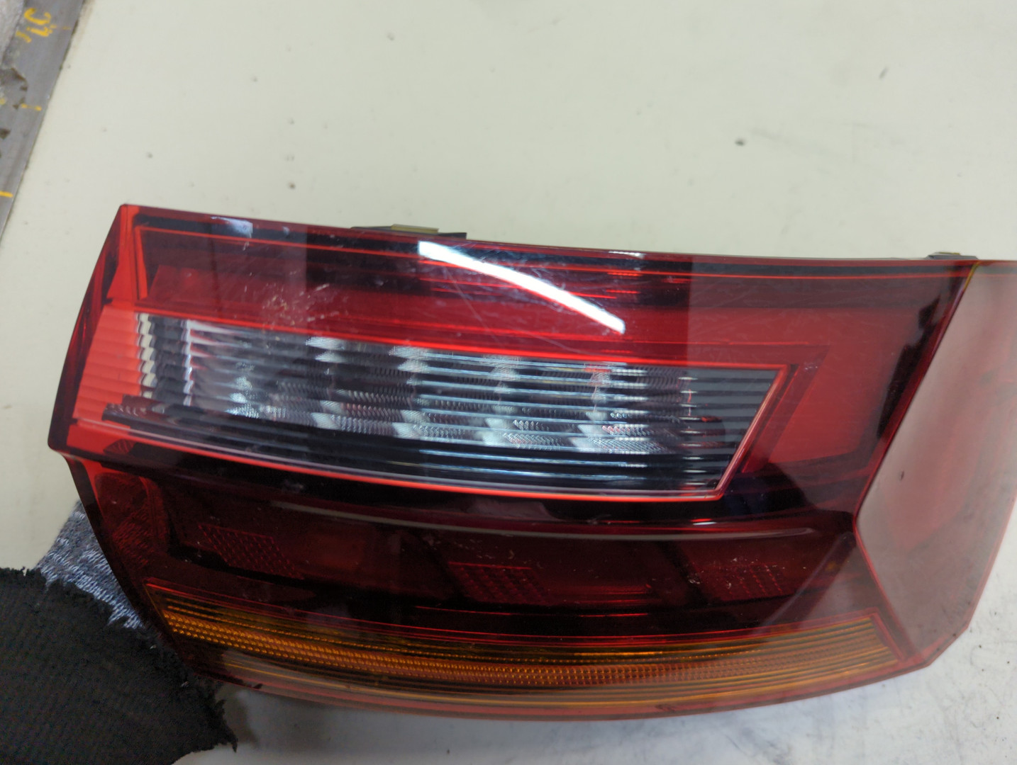 Фонарь задний правый