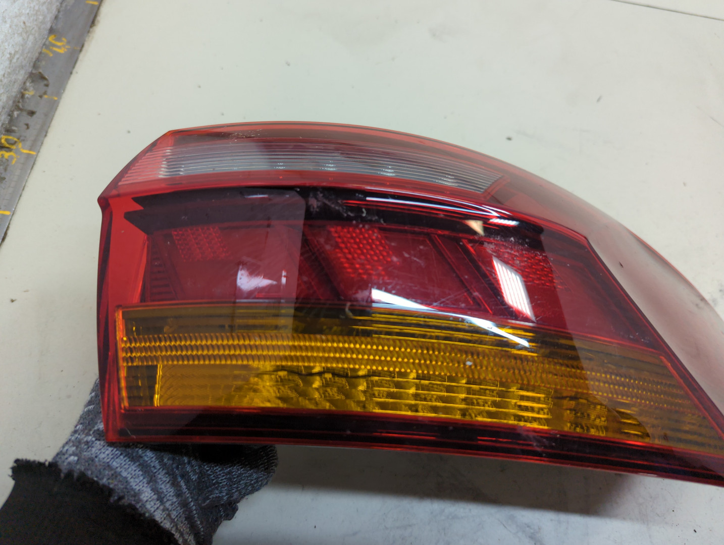 Фонарь задний правый