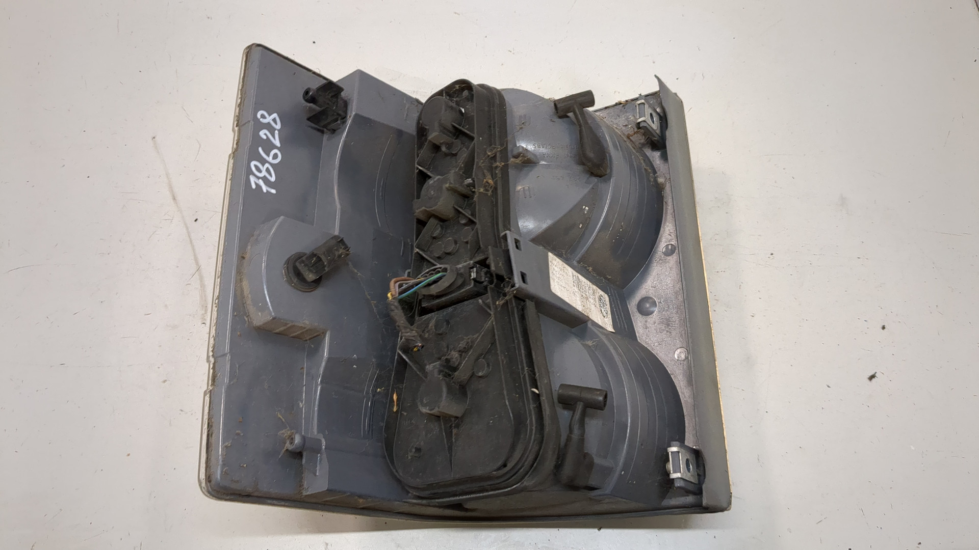 Фонарь задний левый