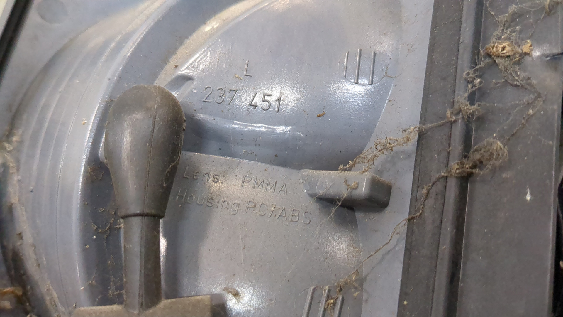 Фонарь задний левый