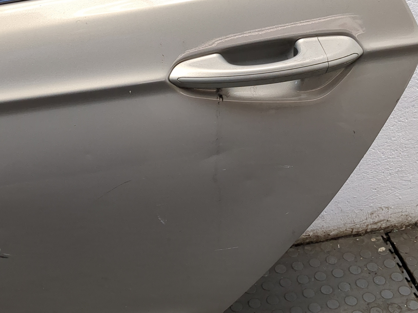 Дверь задняя левая