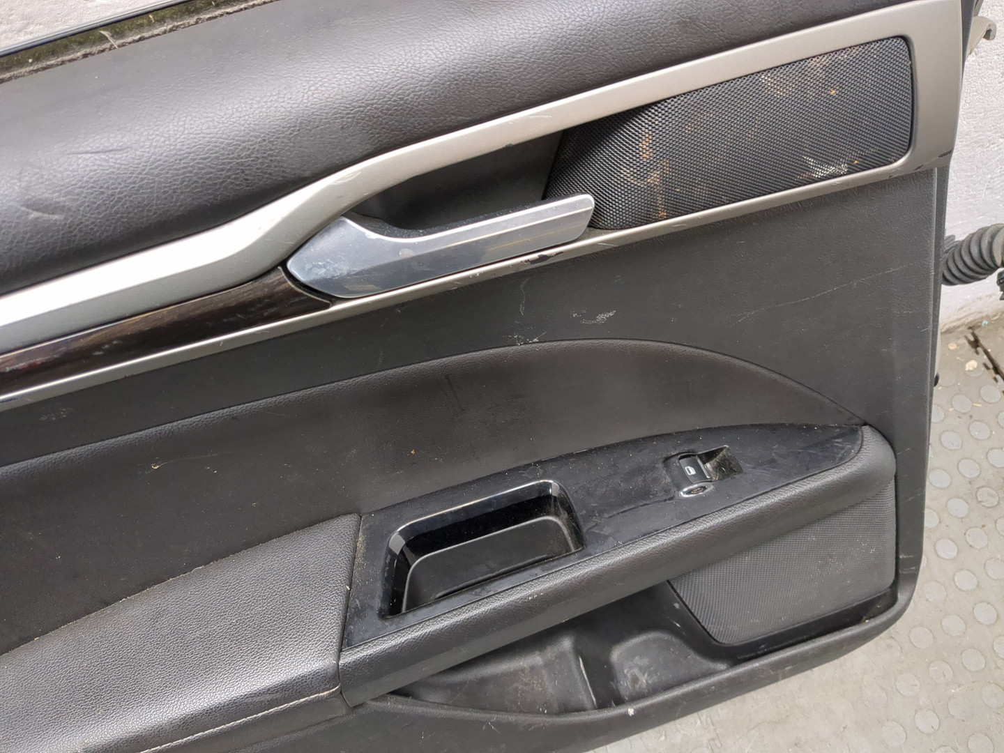 Дверь задняя левая