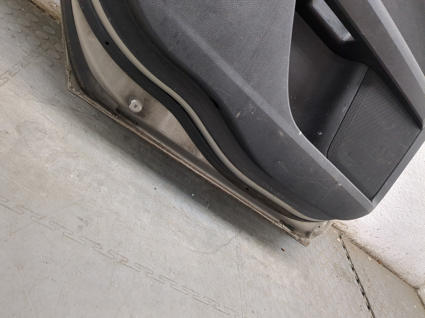 Дверь задняя левая