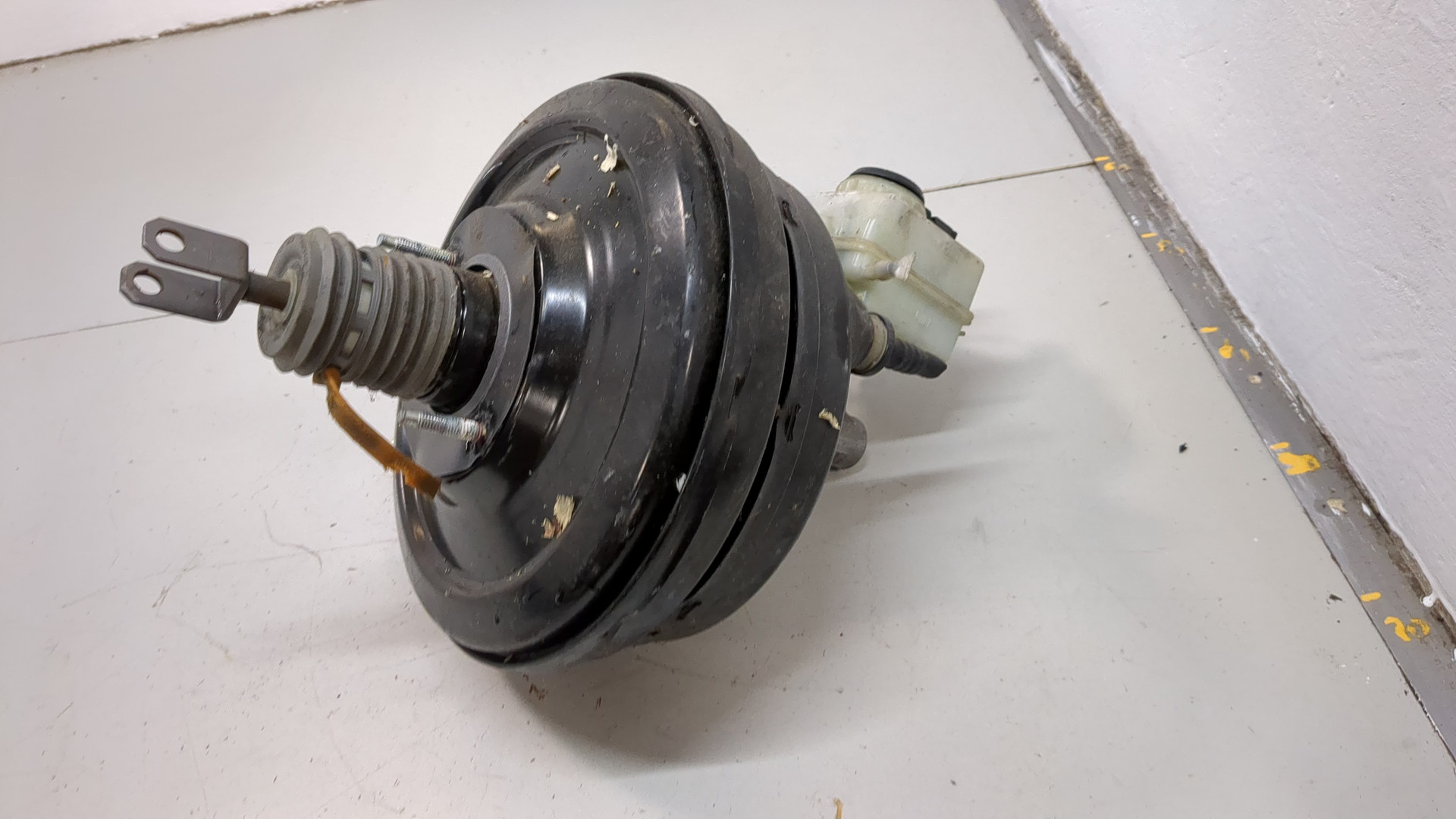 Цилиндр тормозной главный