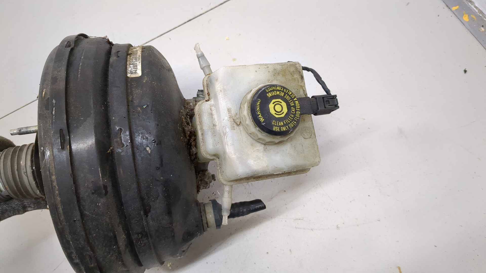 Цилиндр тормозной главный