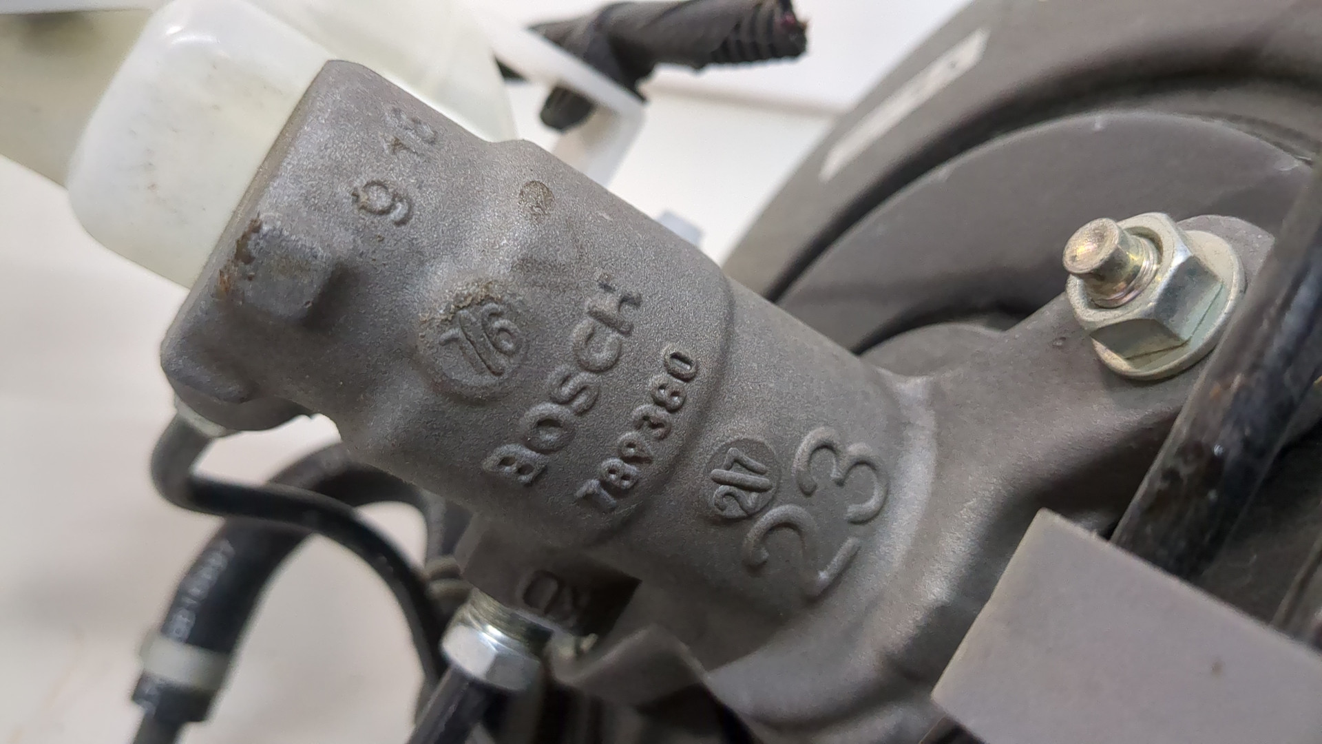 Цилиндр тормозной главный