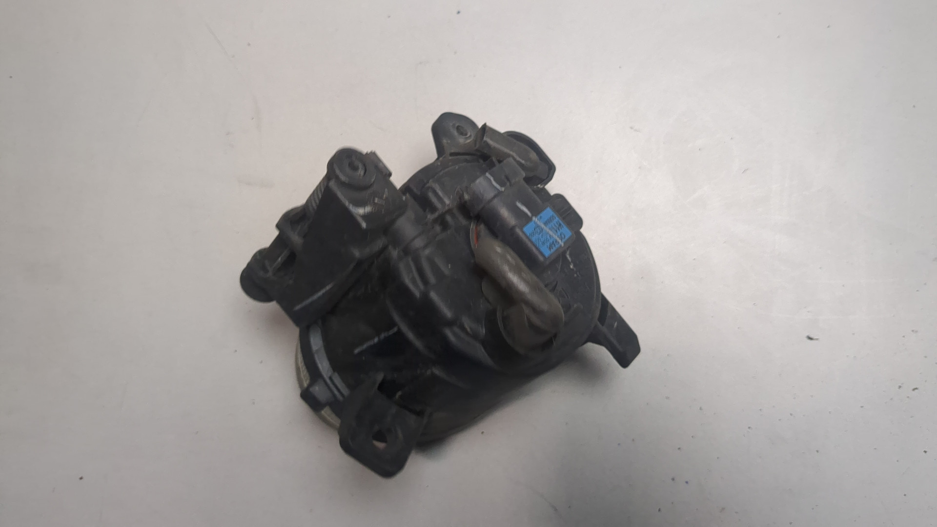 Фара противотуманная левая