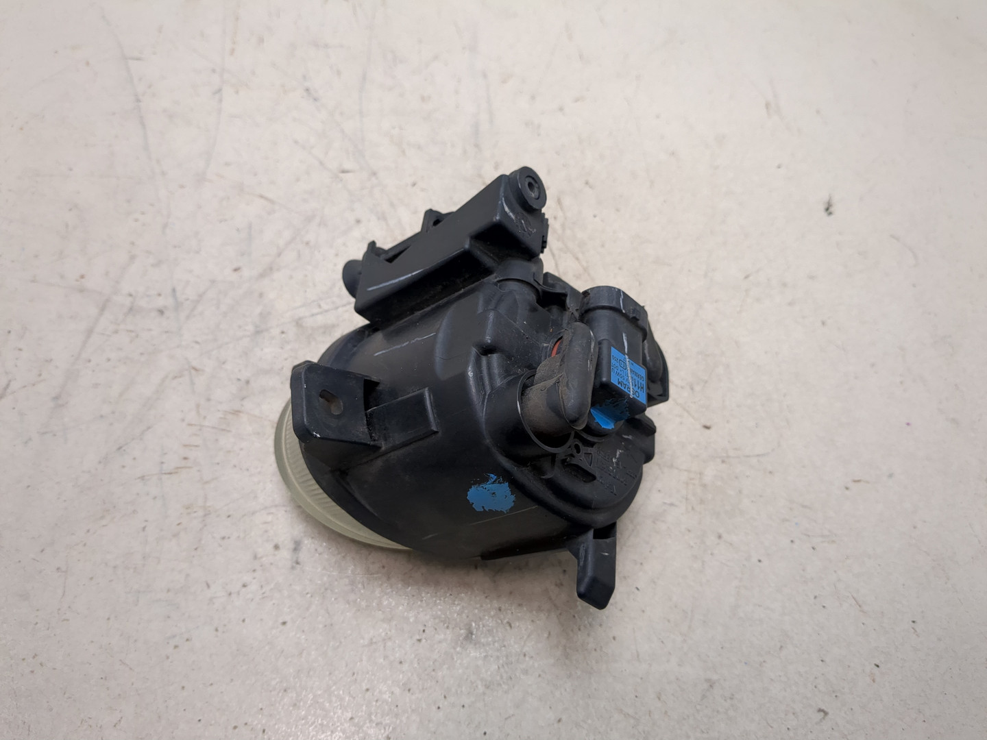 Фара противотуманная левая