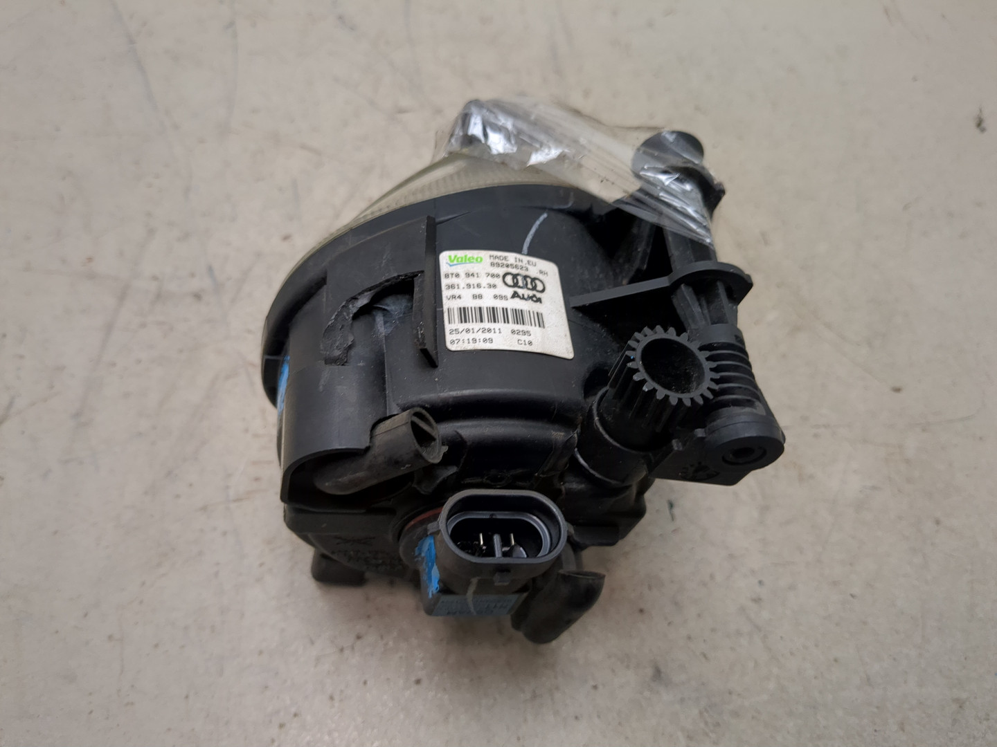 Фара противотуманная правая