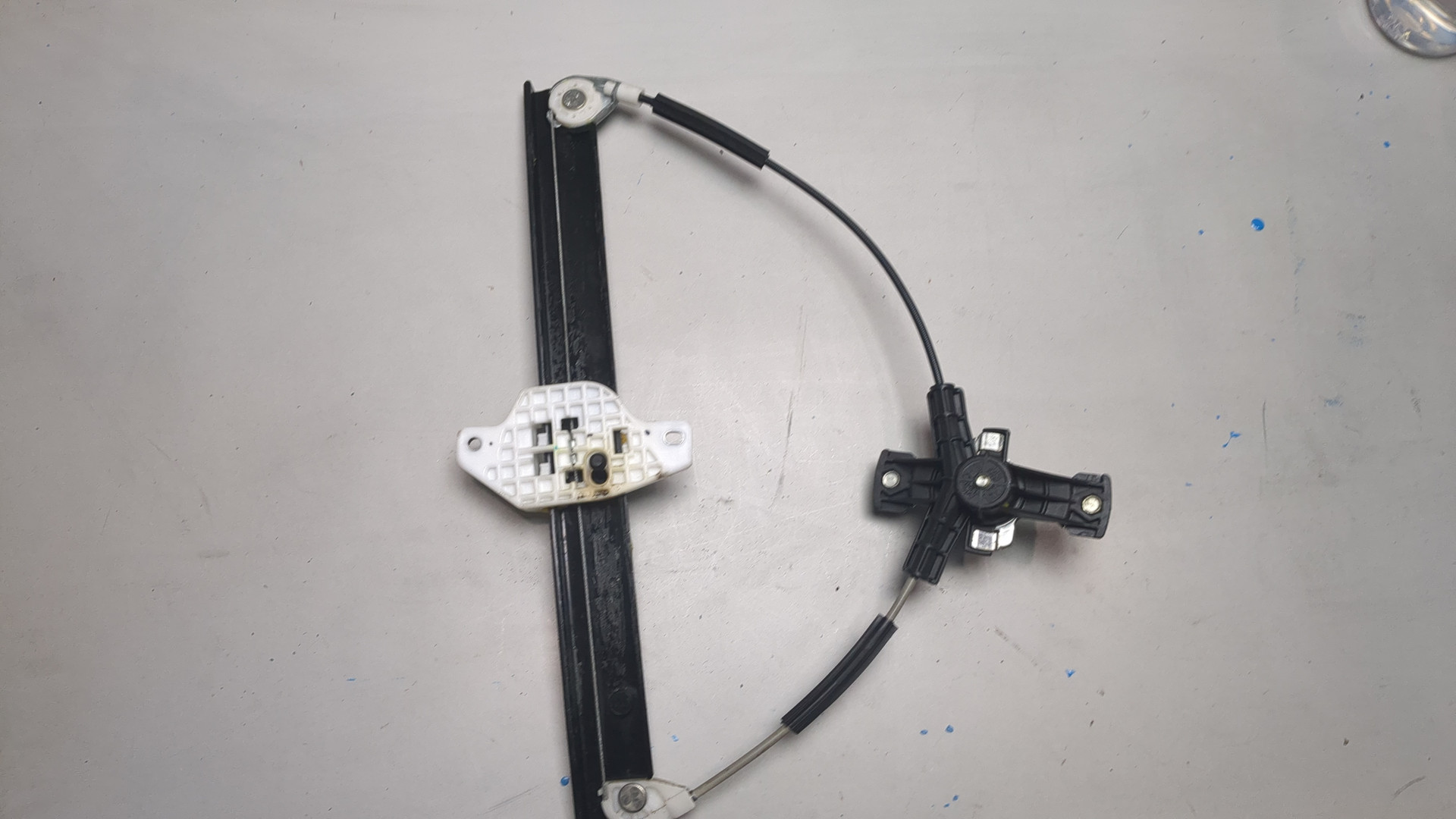 Стеклоподъемник механ. задний правый