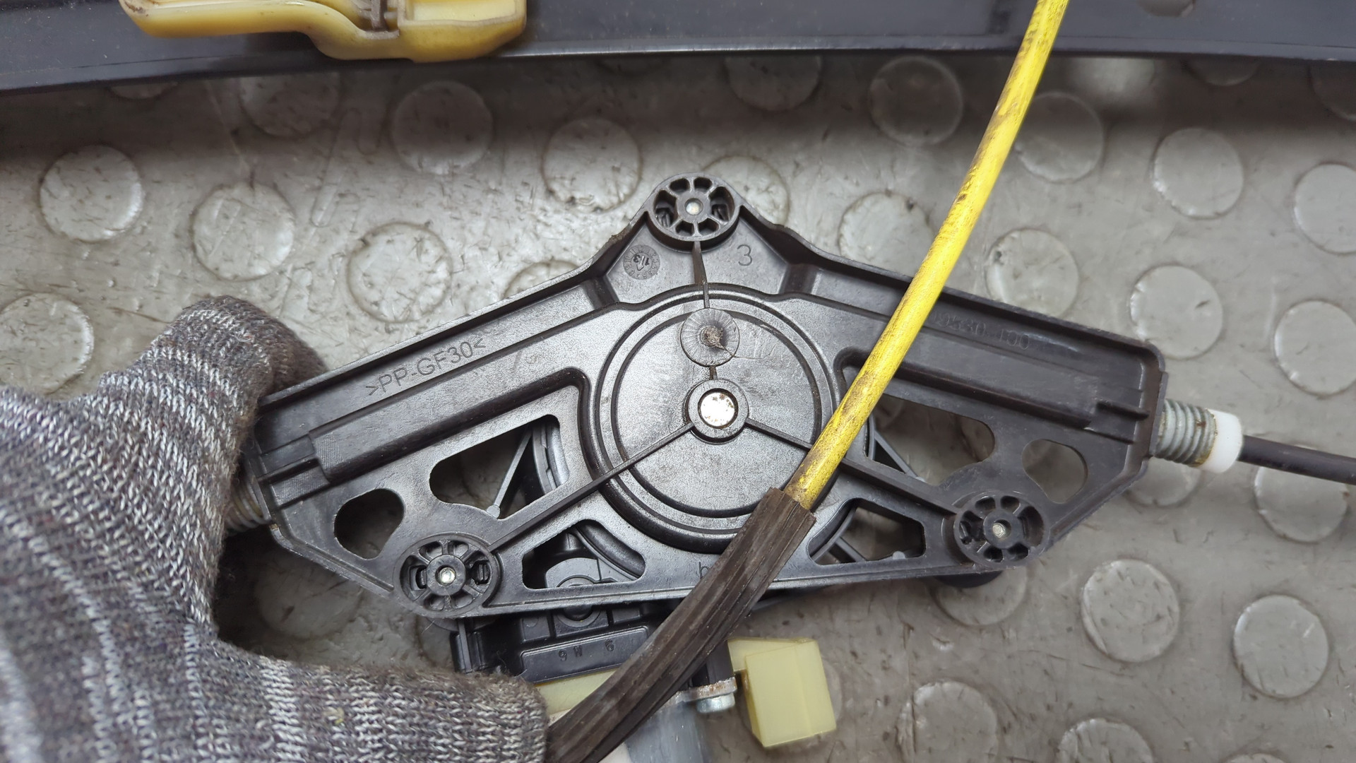 Стеклоподъемник электр. передний правый