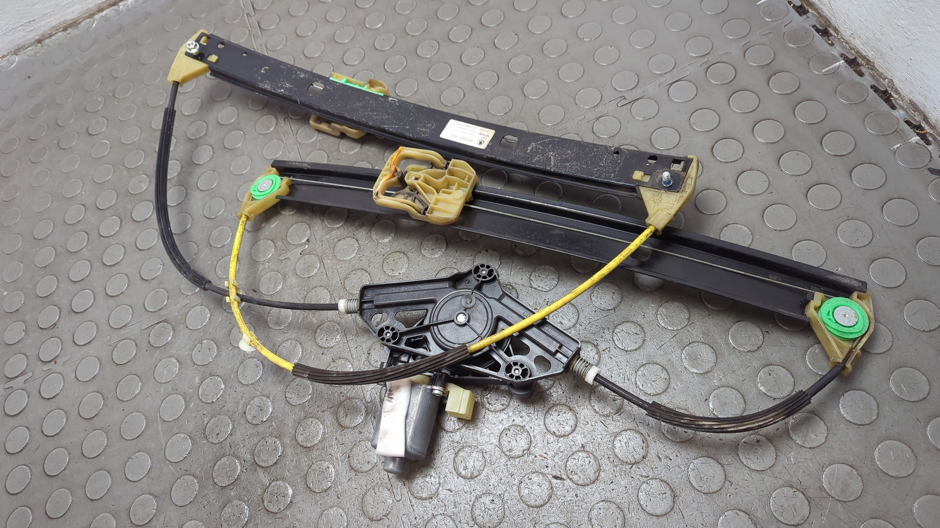 Стеклоподъемник электр. передний правый