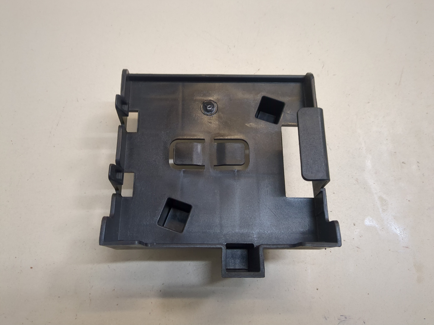 Кронштейн электронного блока управления / контроля