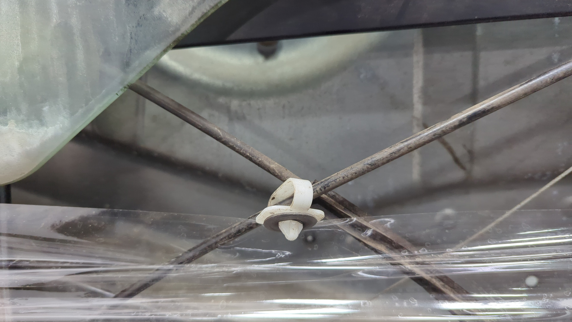 Стеклоподъемник электр. передний левый