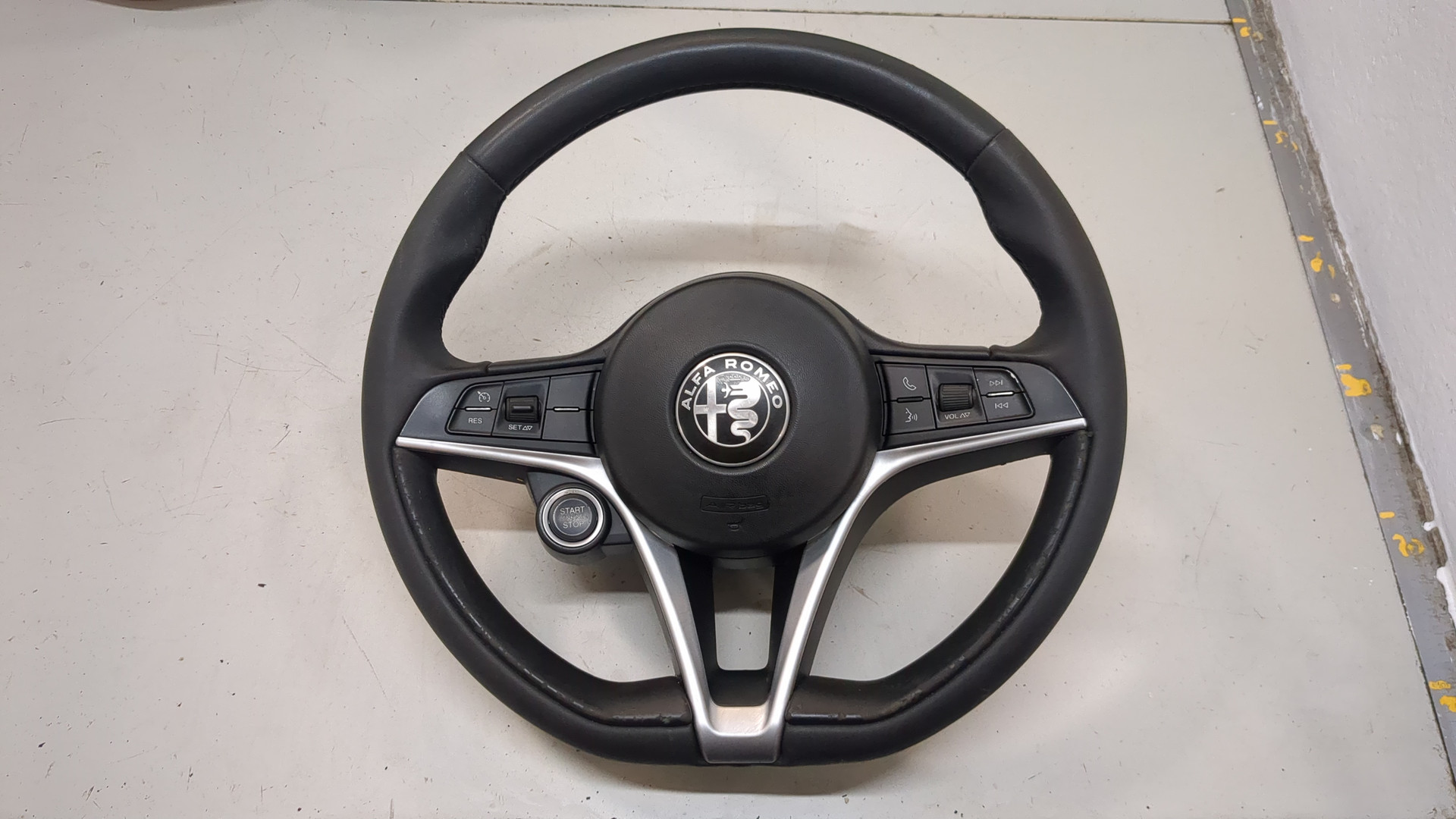 Рулевое колесо (руль)