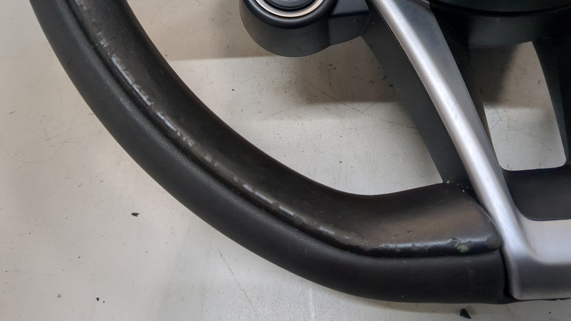 Рулевое колесо (руль)