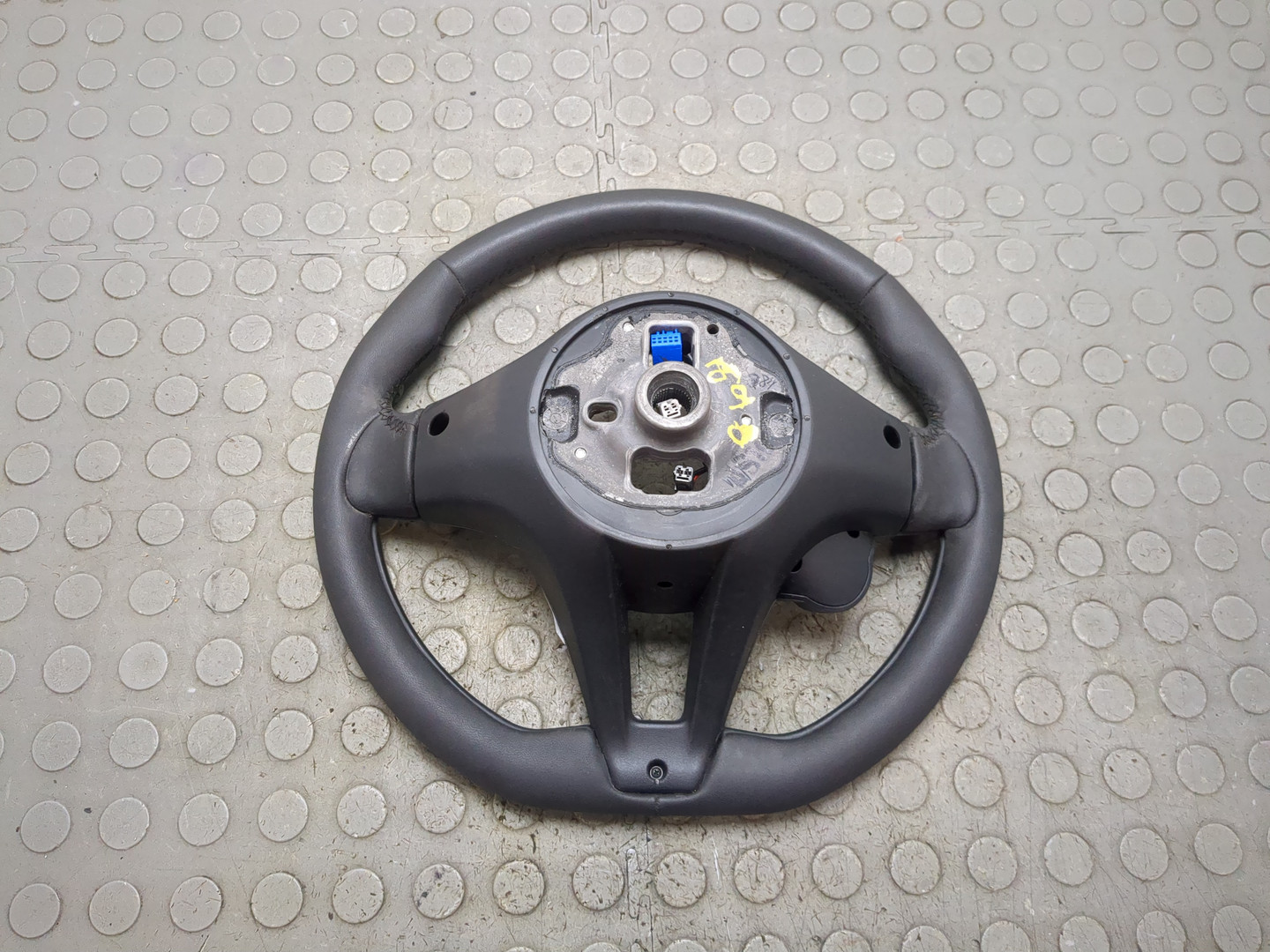 Рулевое колесо (руль)