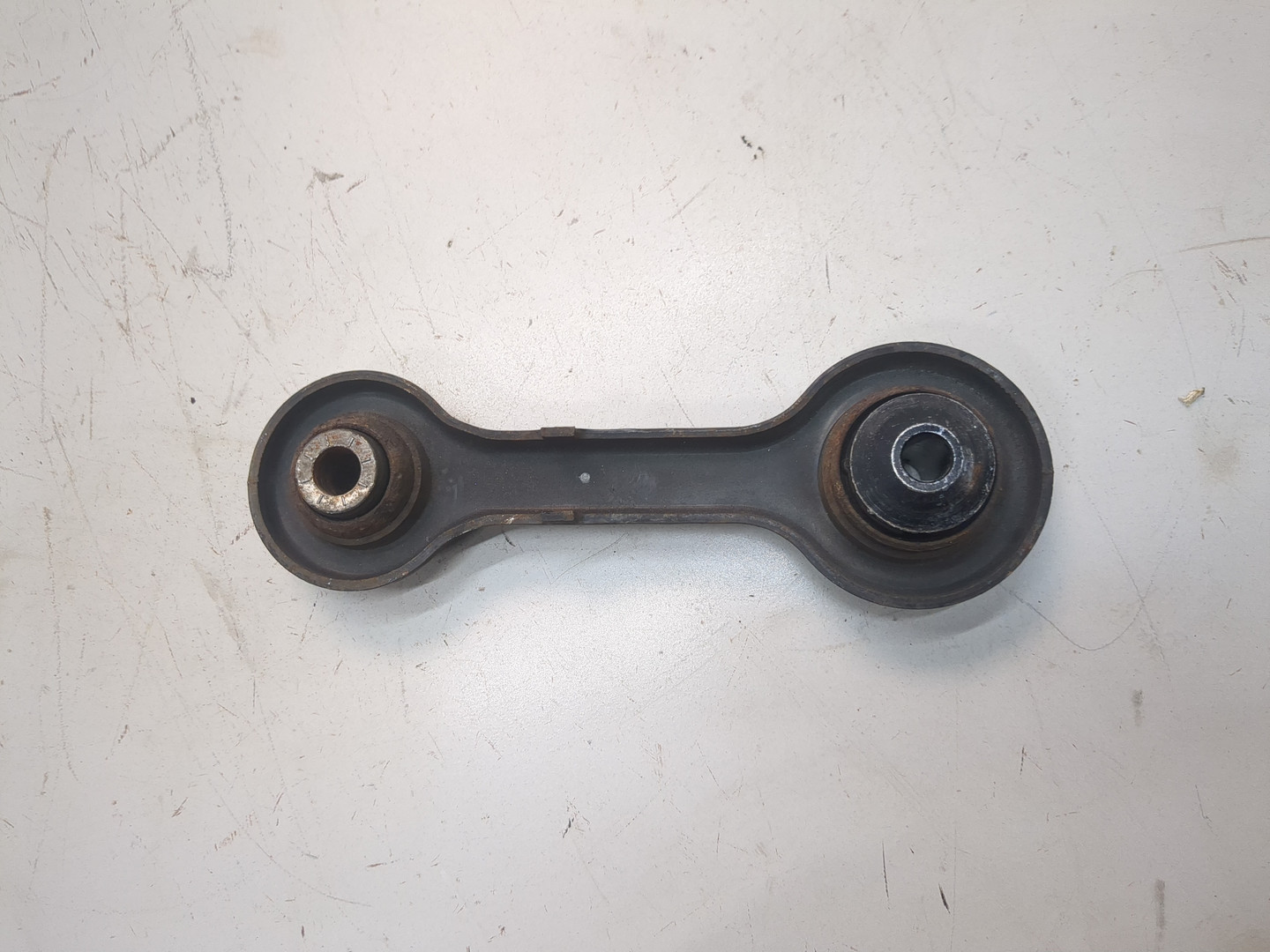 Рычаг задний