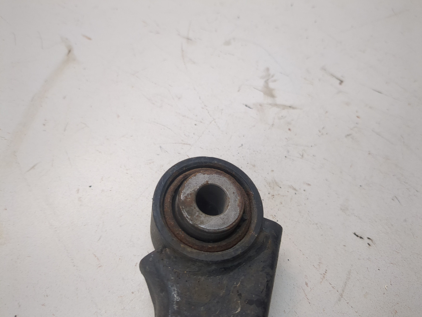 Рычаг задний