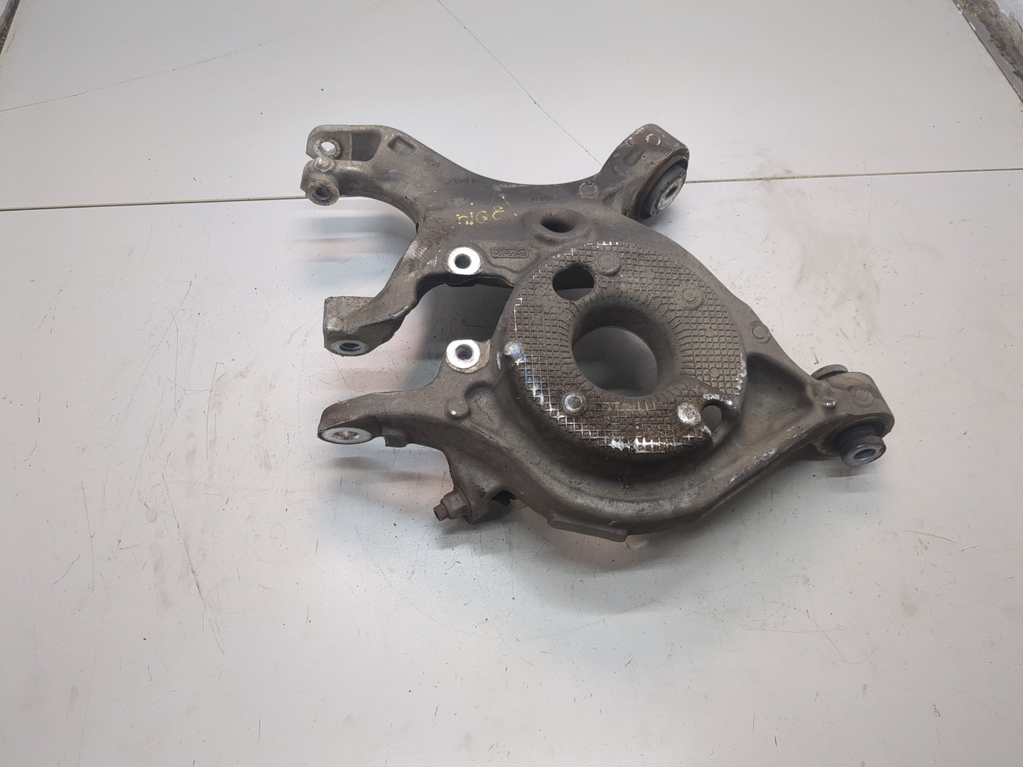 Рычаг задний правый