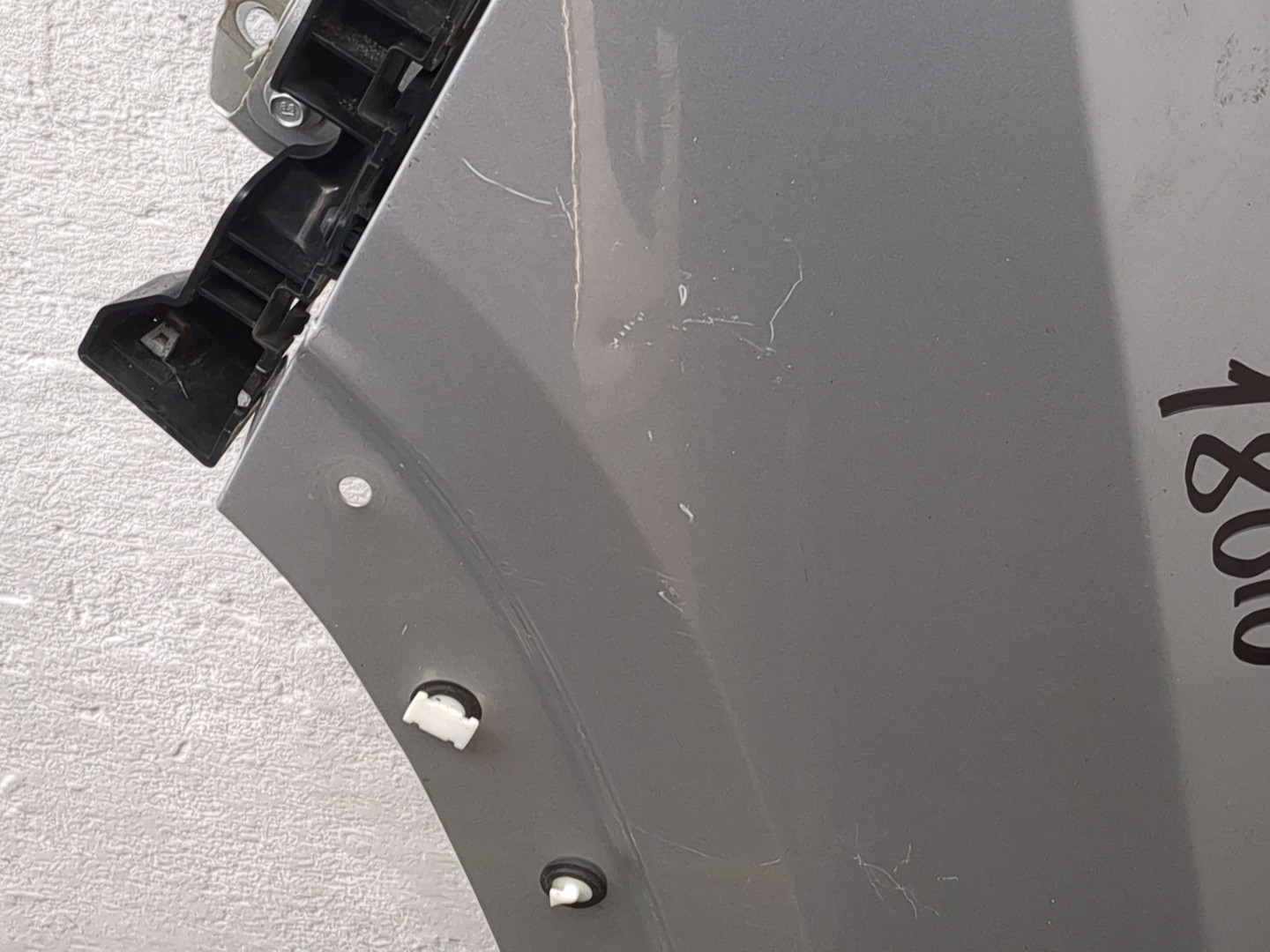 Крыло переднее левое