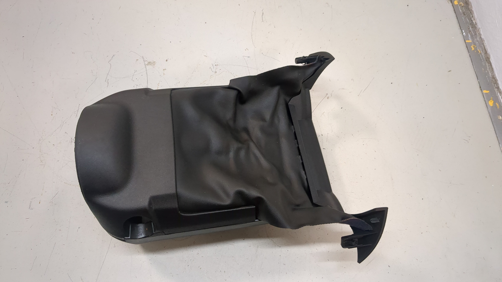 Кожух рулевой колонки