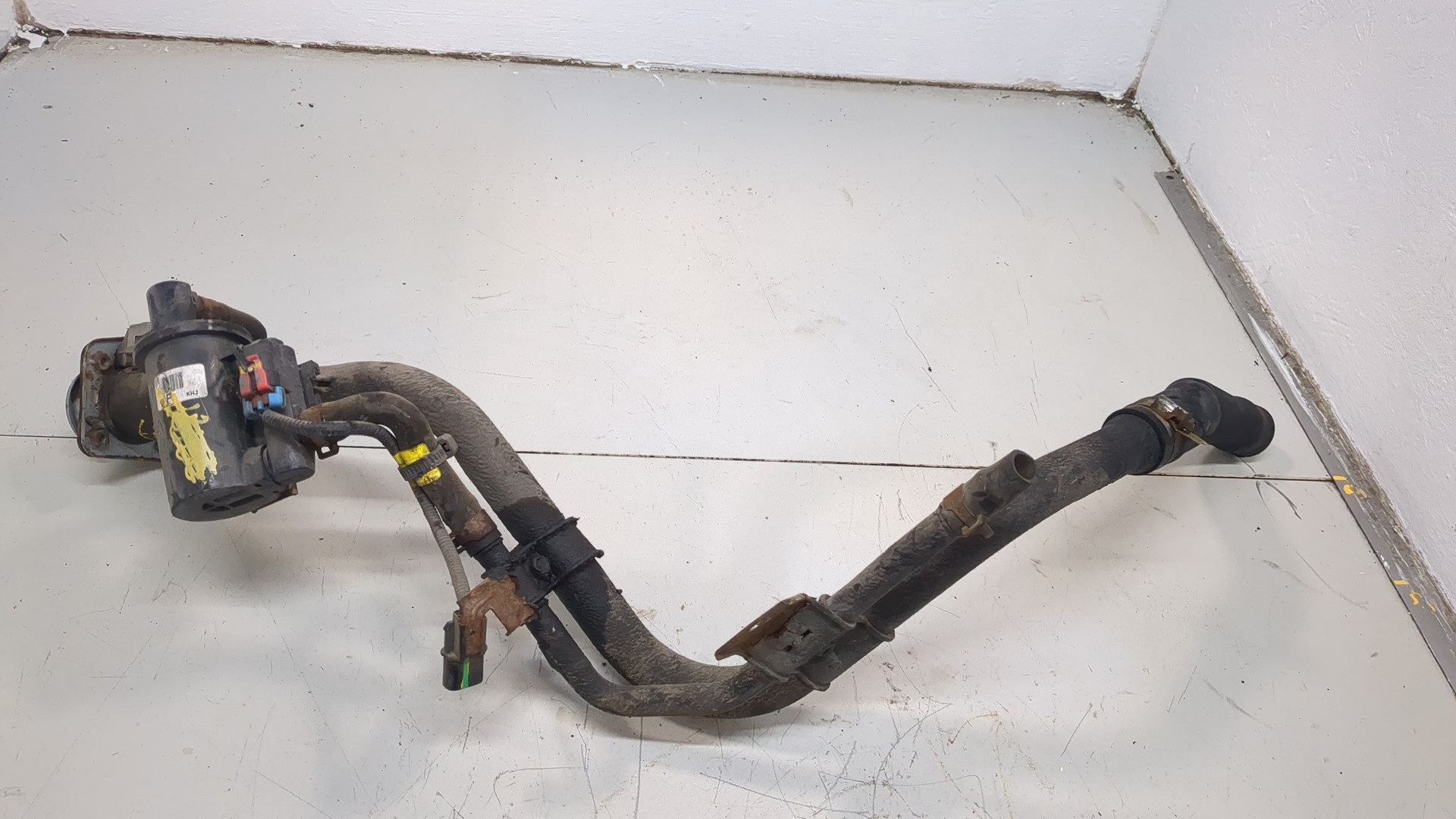 Горловина топливного бака