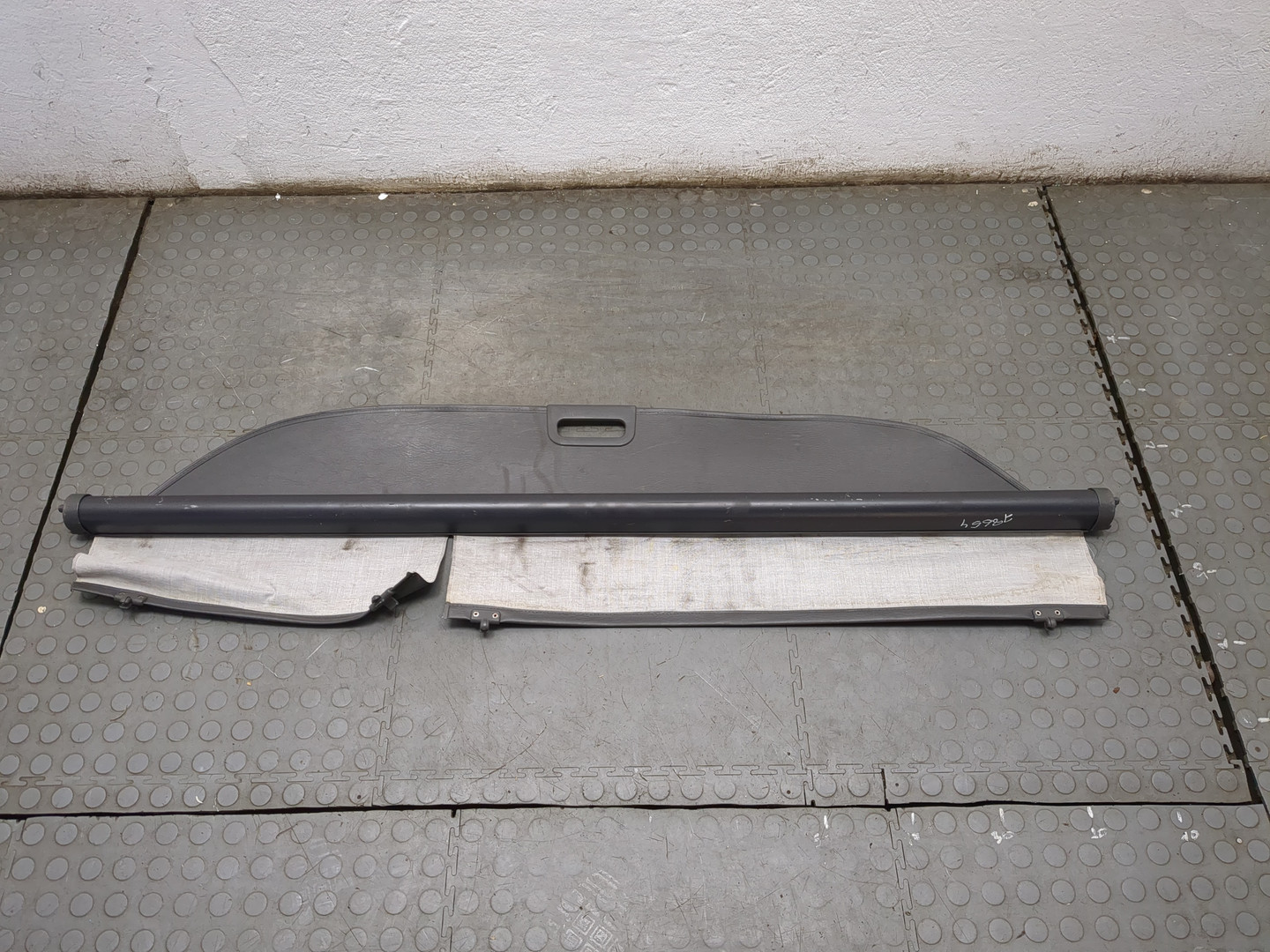 Шторка багажника