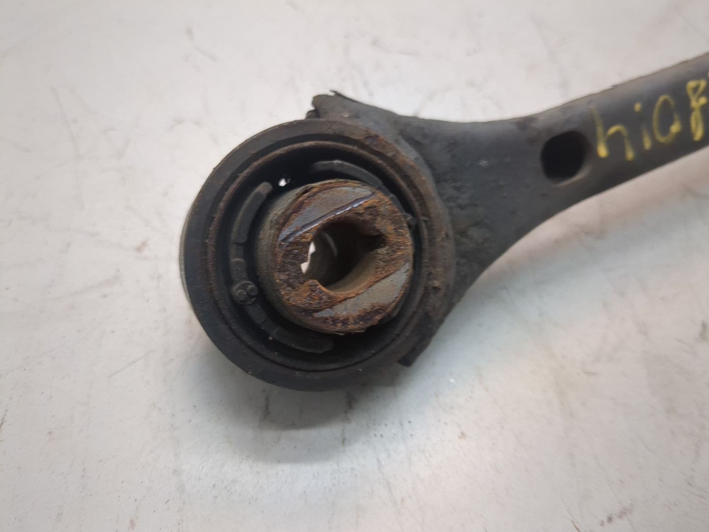 Рычаг задний