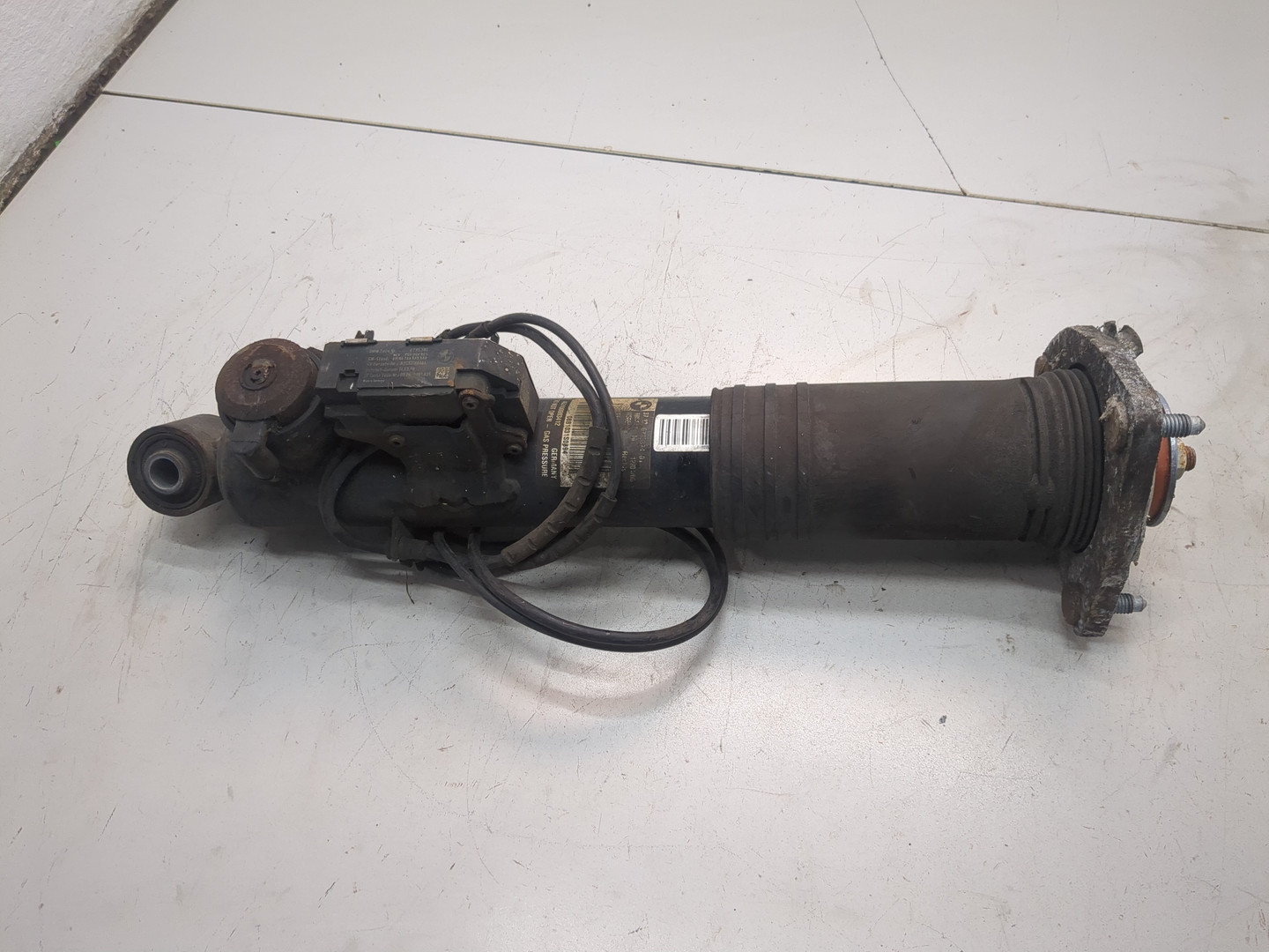 Амортизатор задний правый