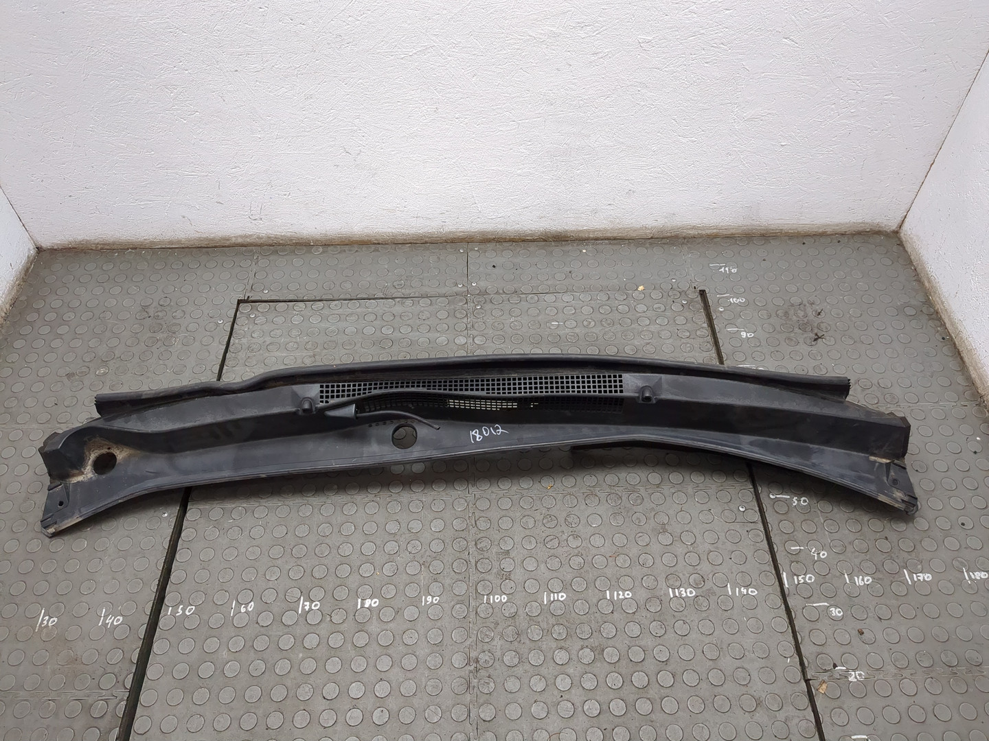 Решетка стеклоочистителей (Жабо)