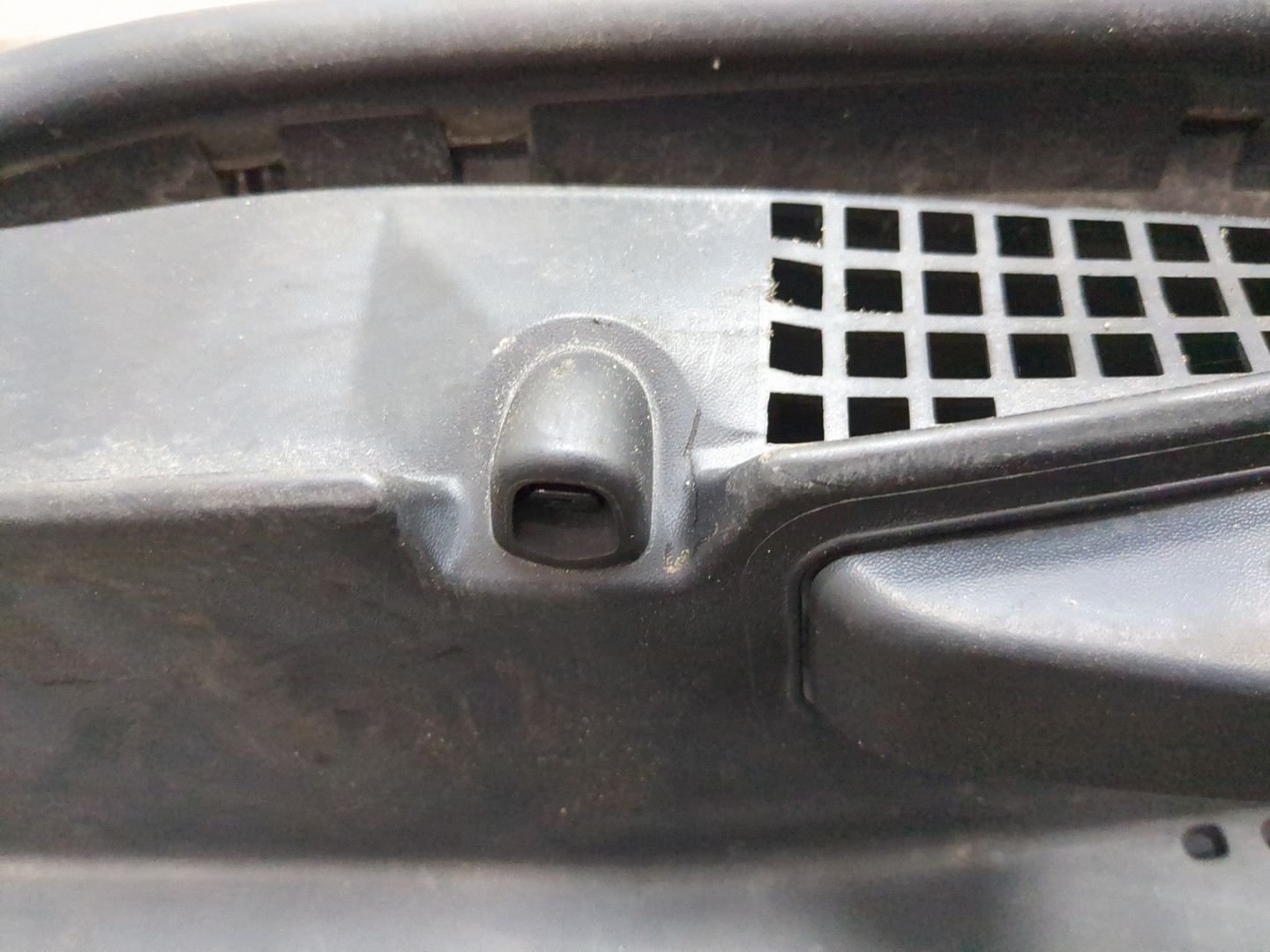 Решетка стеклоочистителей (Жабо)