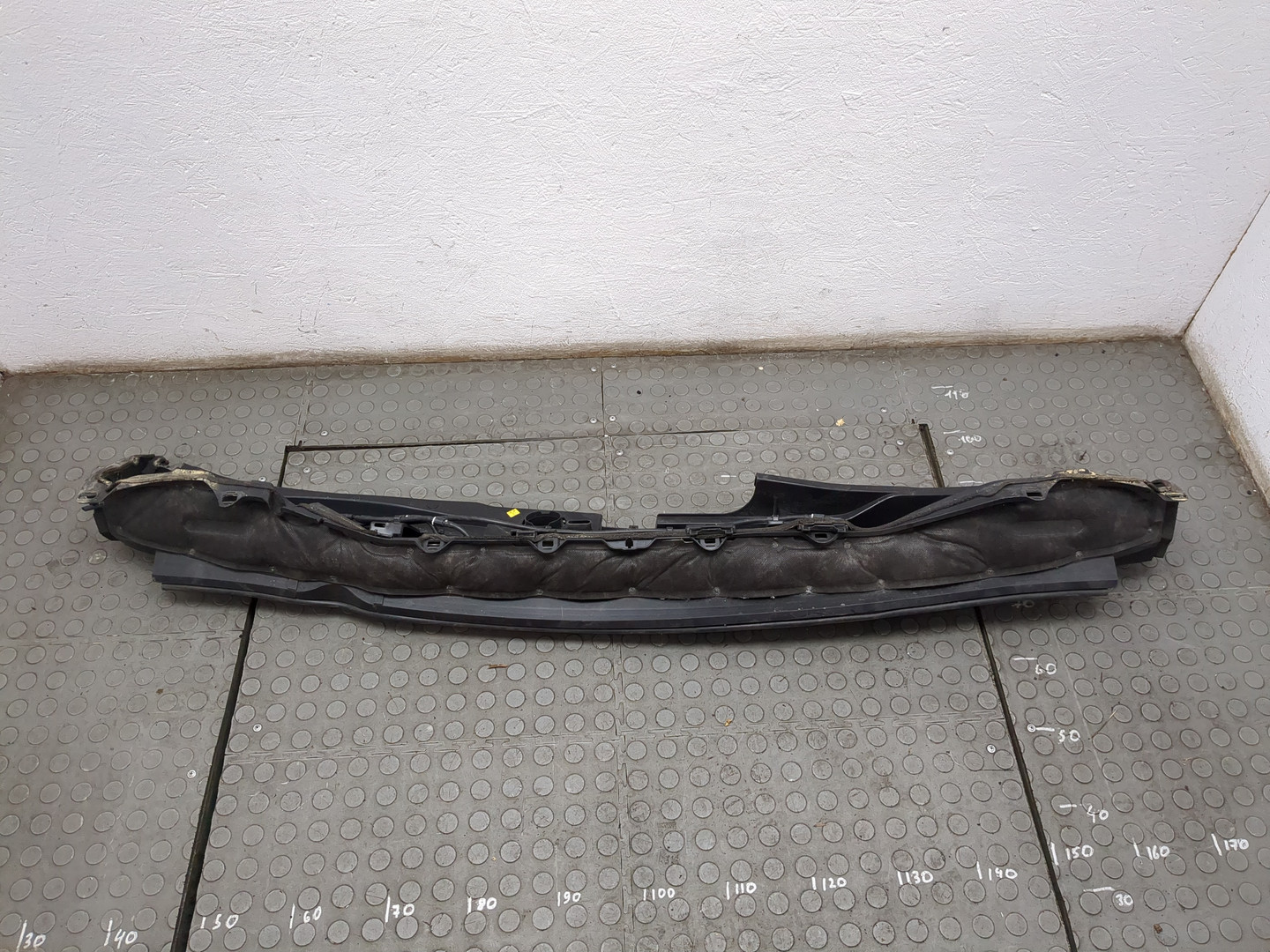 Решетка стеклоочистителей (Жабо)