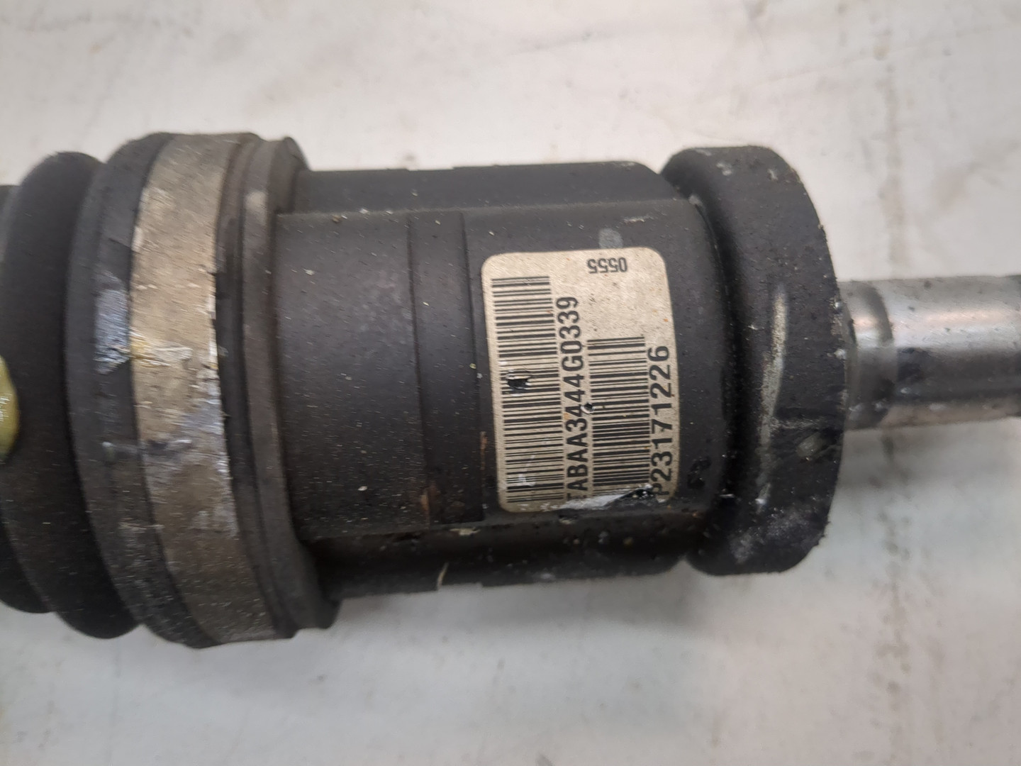 Полуось передняя левая