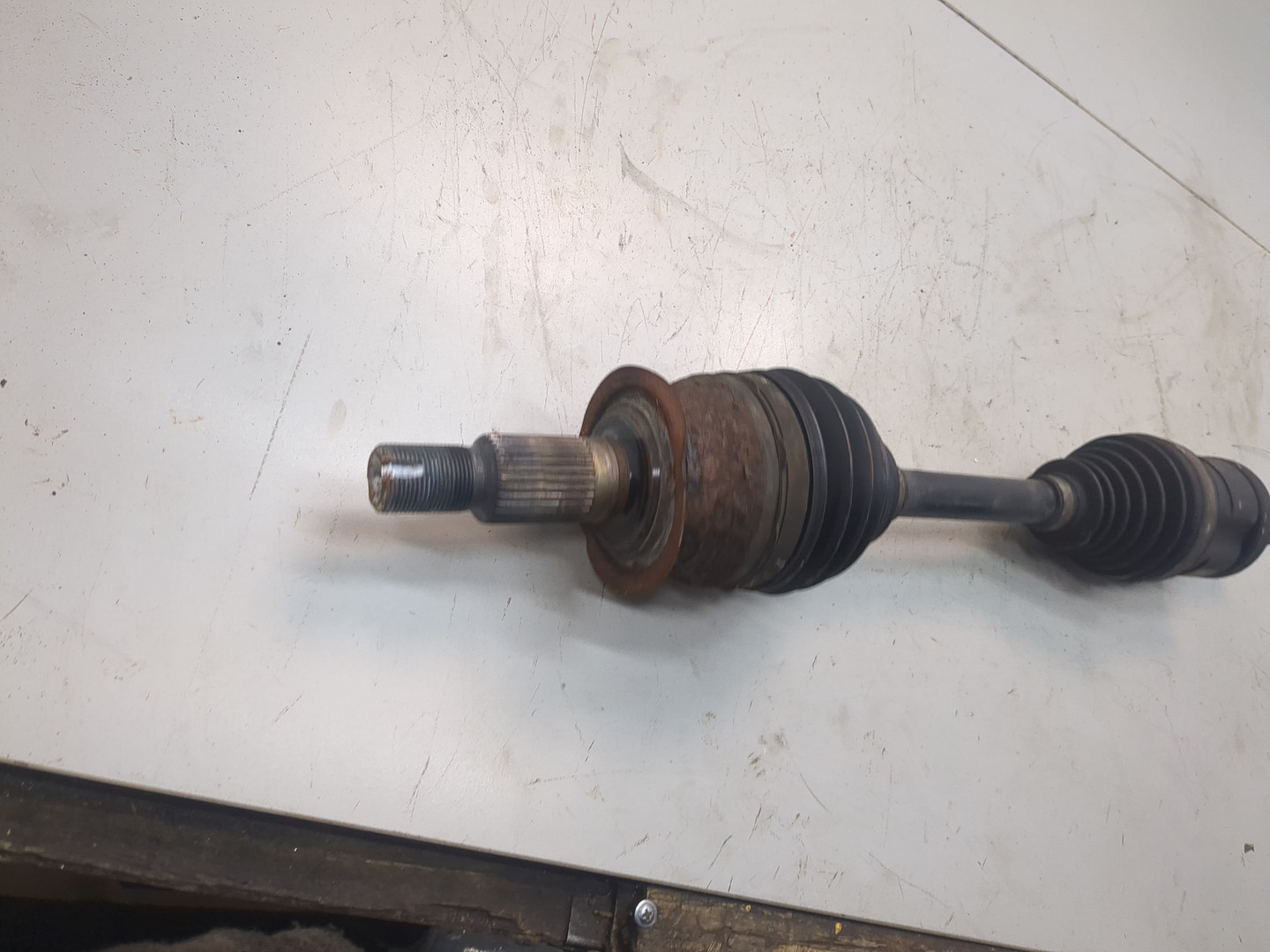 Полуось передняя левая