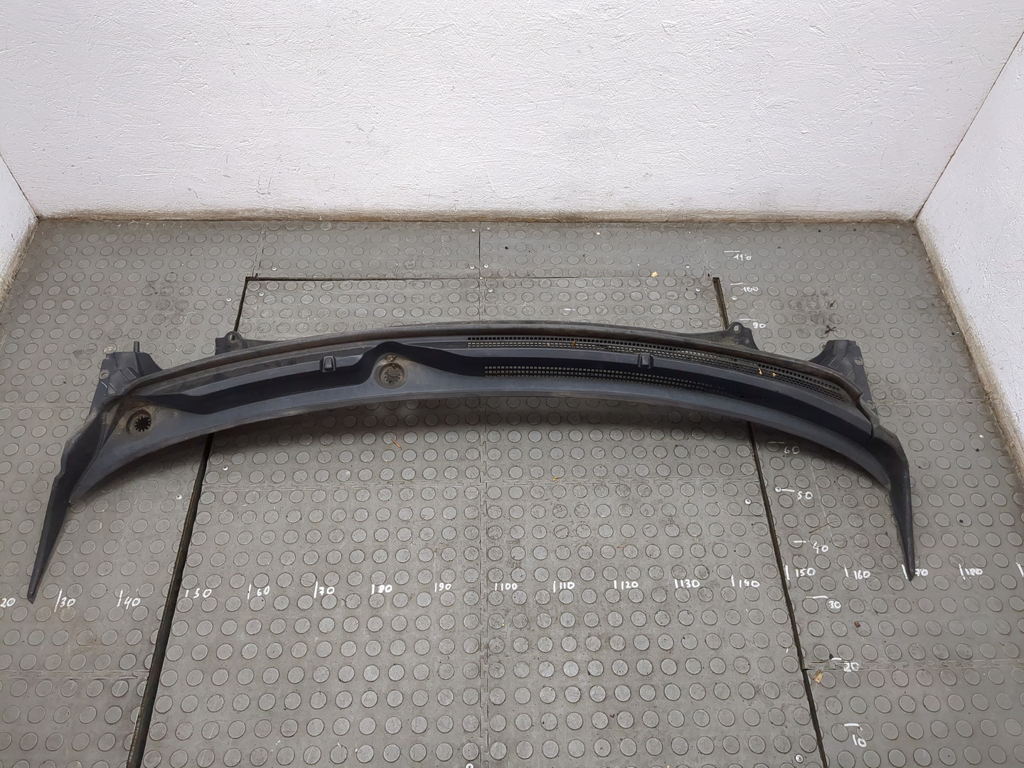 Решетка стеклоочистителей (Жабо)