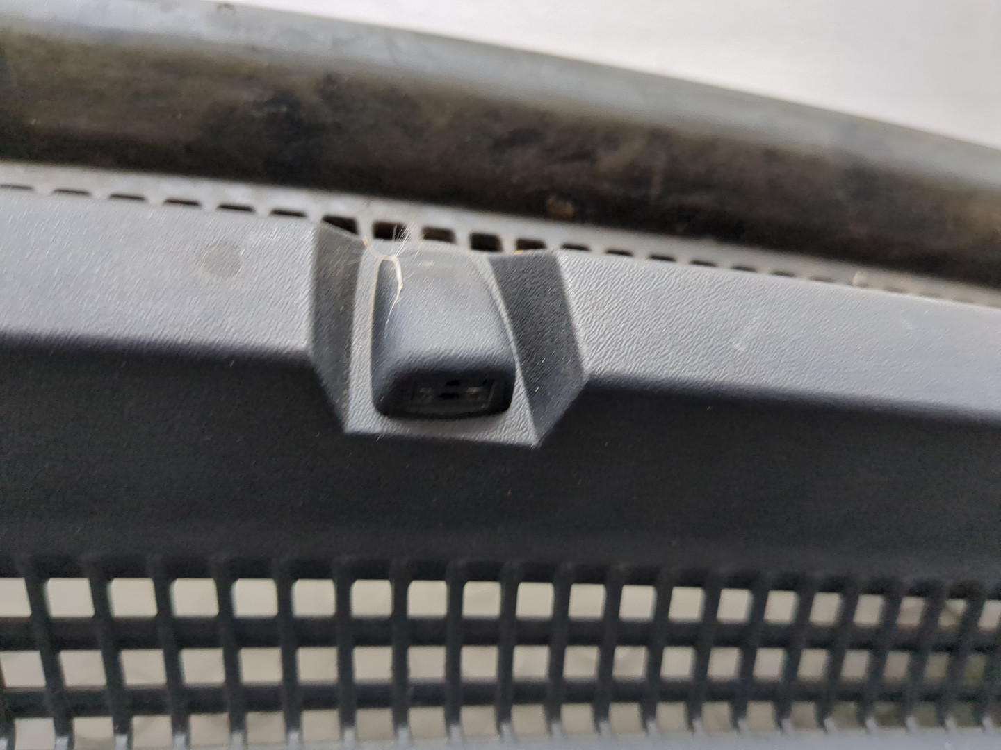 Решетка стеклоочистителей (Жабо)